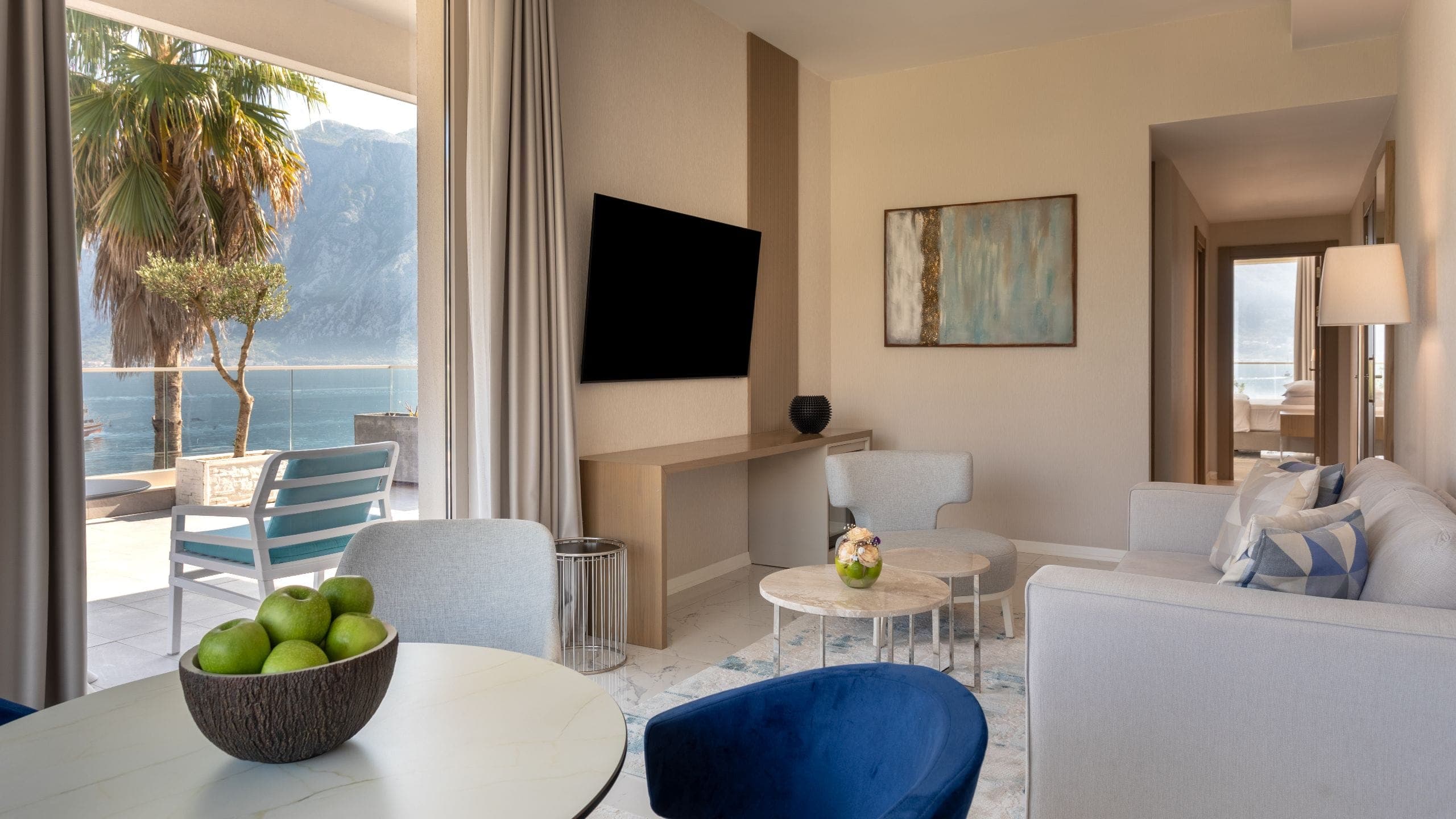 Regency Suite Sea View with Hot Tub - Image 5