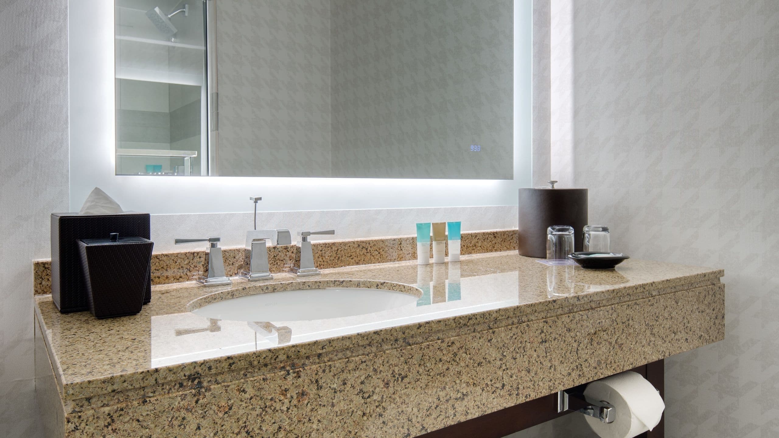 2 Double Beds - Image 2