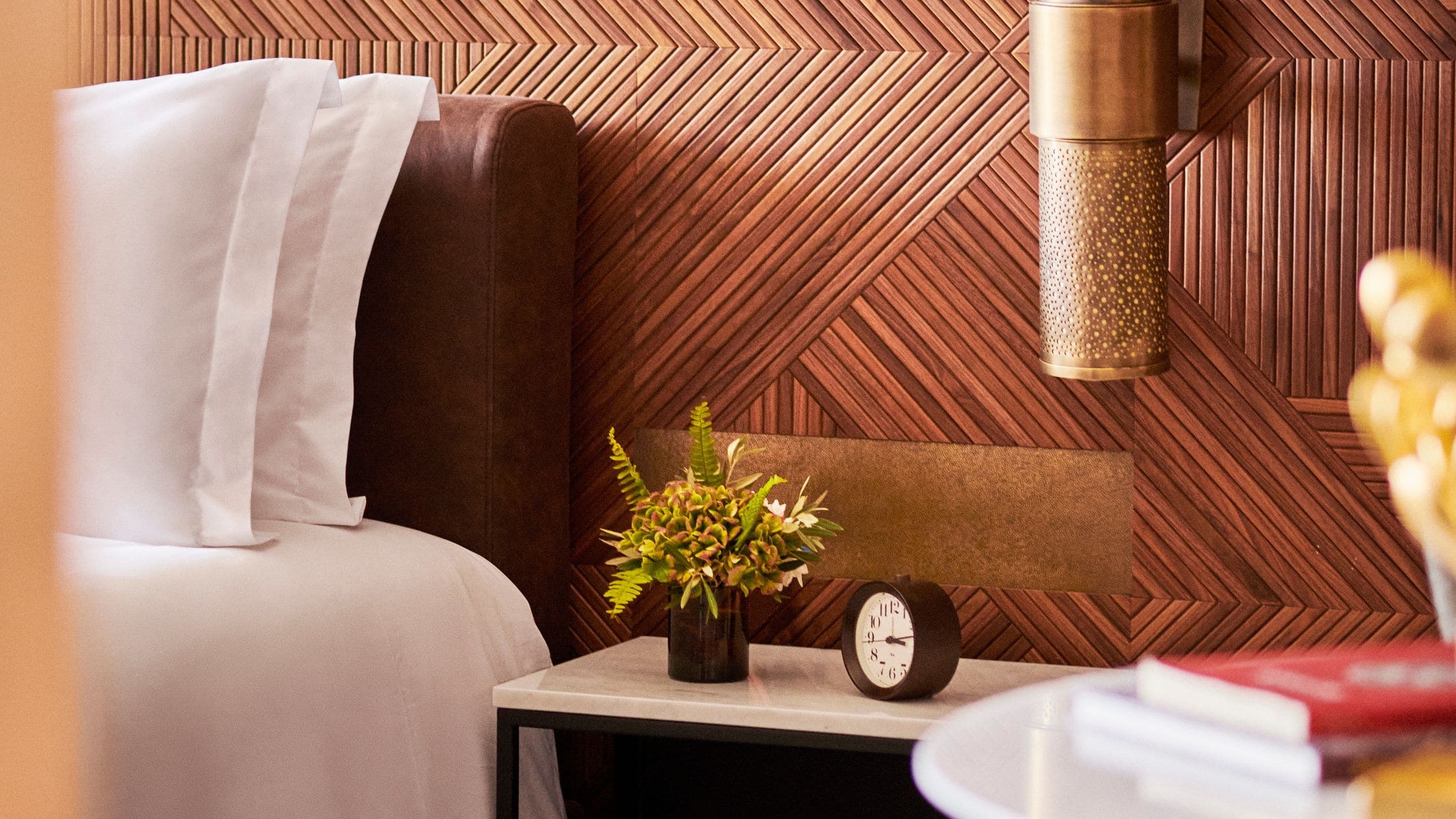 2 Twin Beds - Image 4