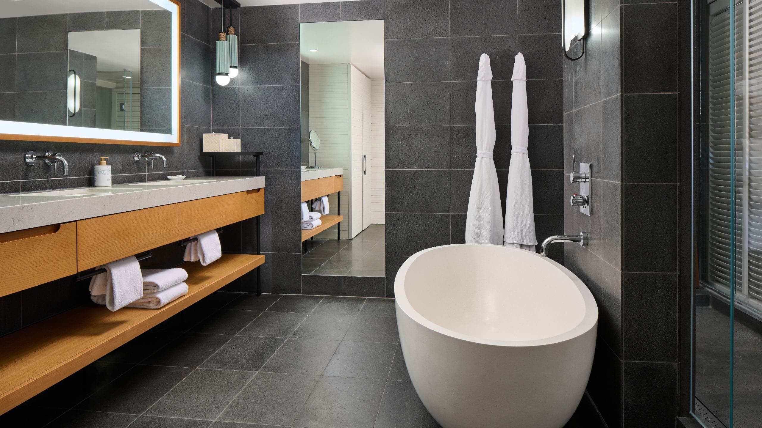 Partial View Suite - Image 3