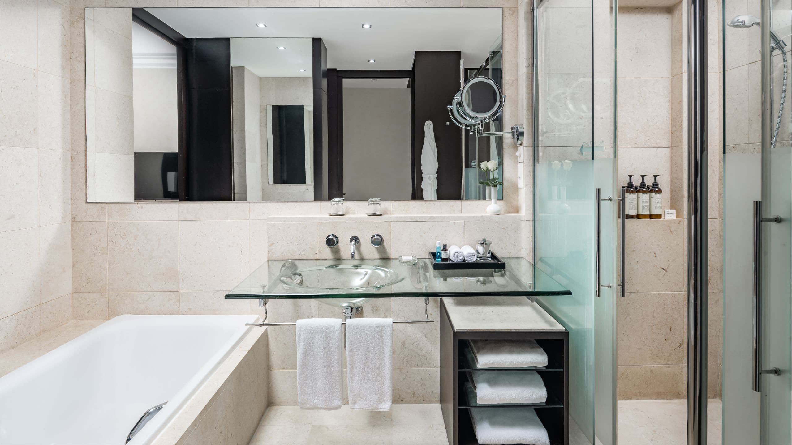 1 King Bed - Image 4