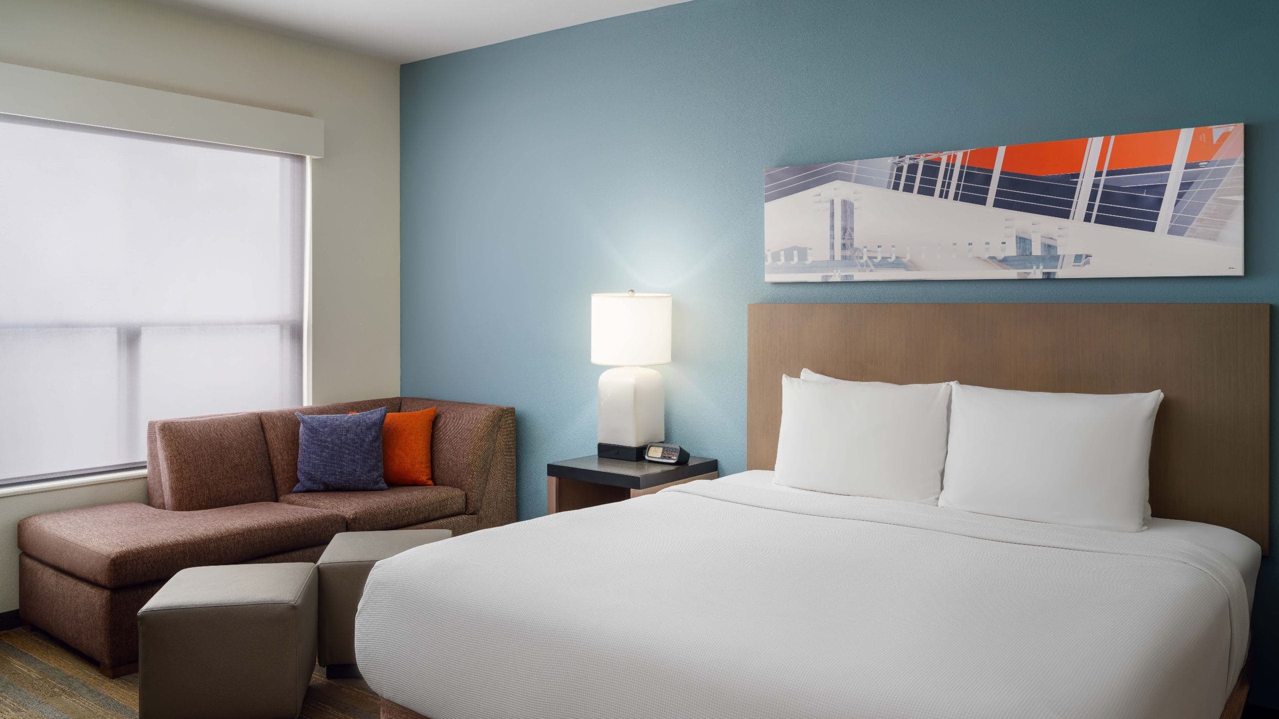 Den Guestroom | King Bed - Image 2