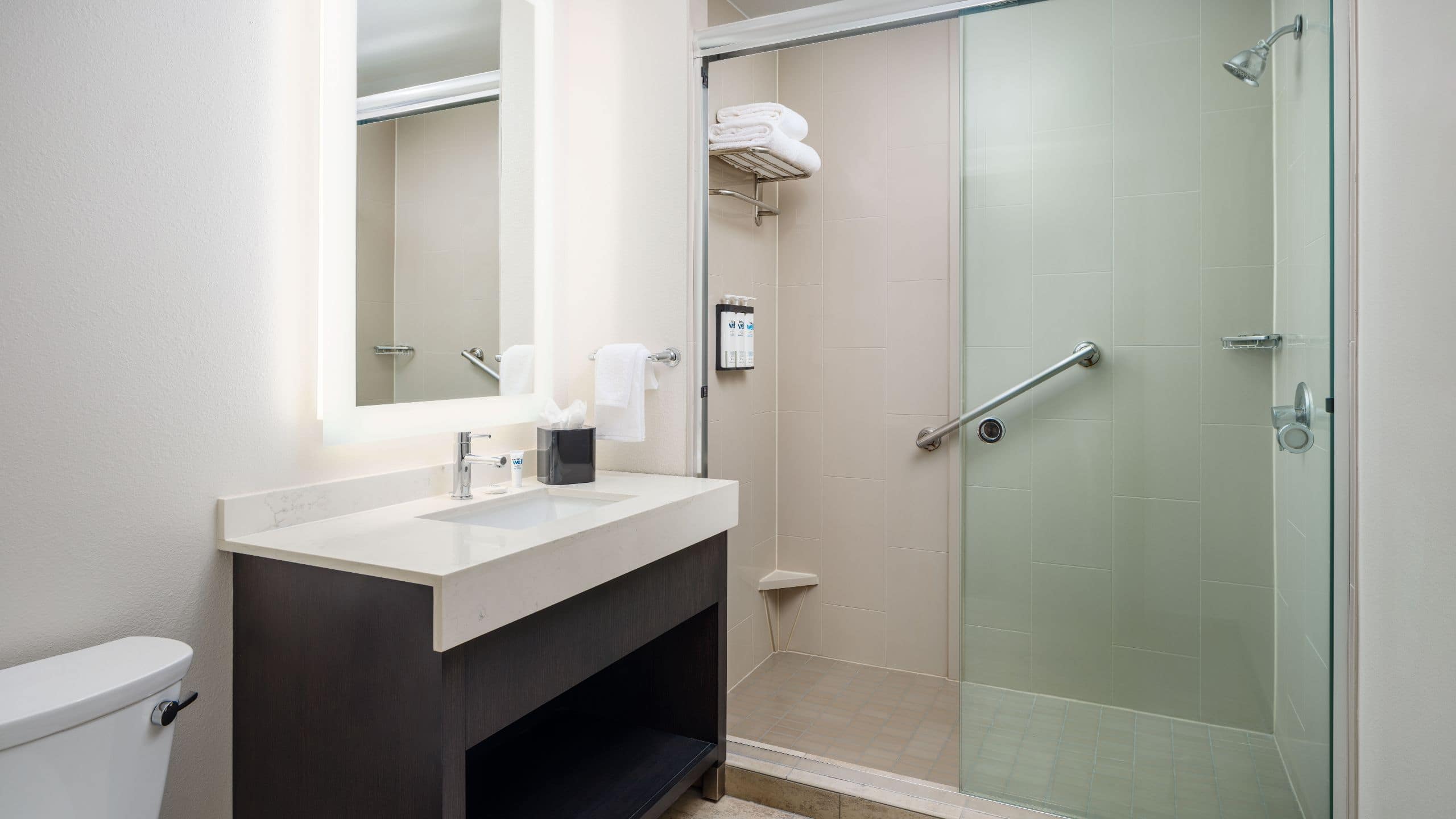 One Bedroom Kitchen Suite | King Bed (plus sofa bed) - Image 3