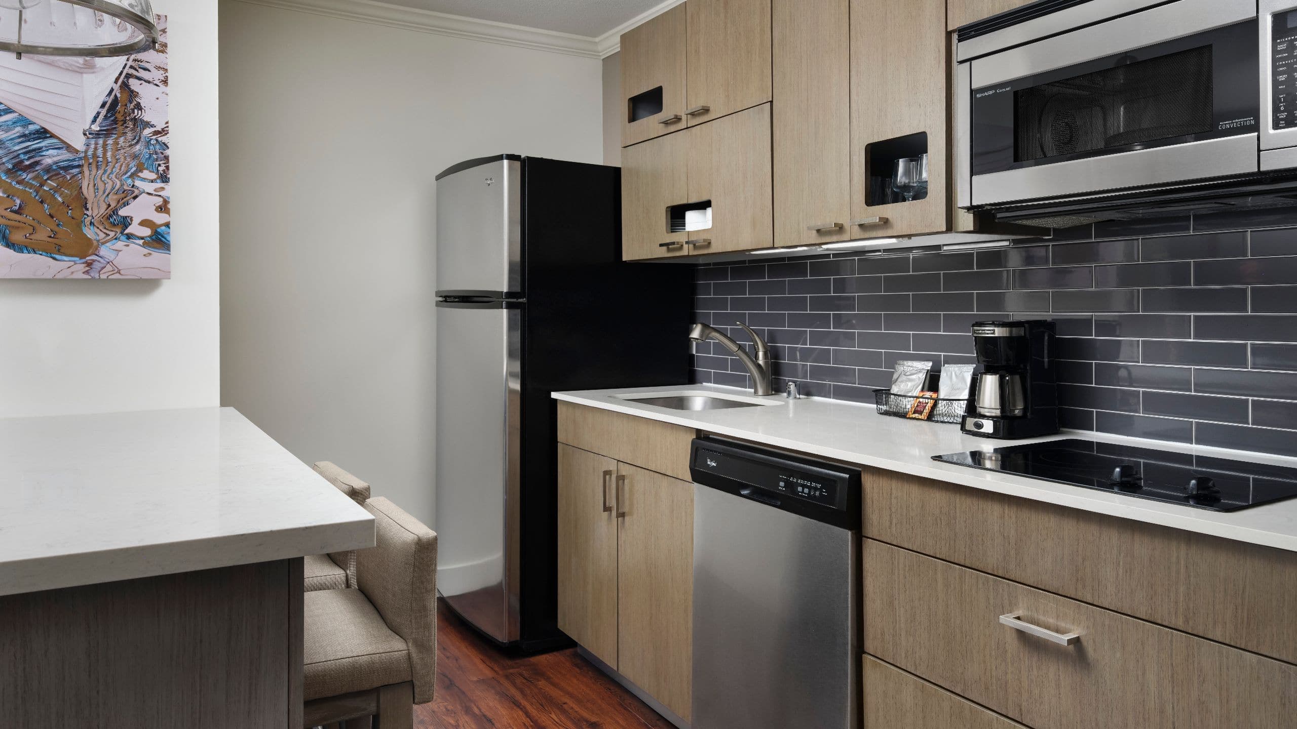 One Bedroom Suite Two Queen Beds - Image 2