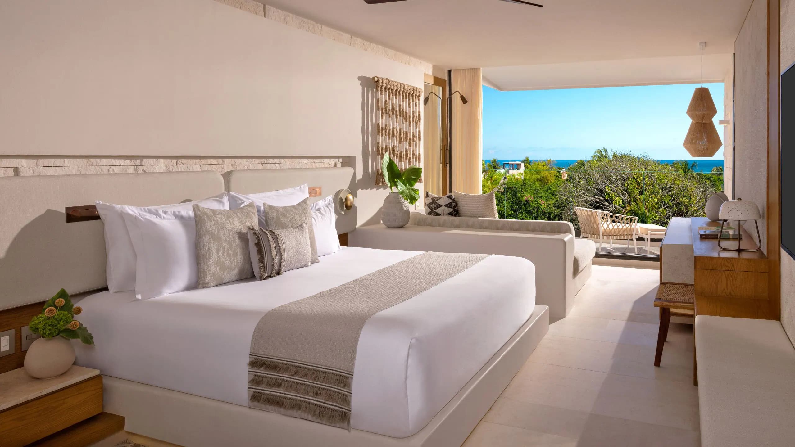 Junior Suite King Partial Ocean View - Image 1
