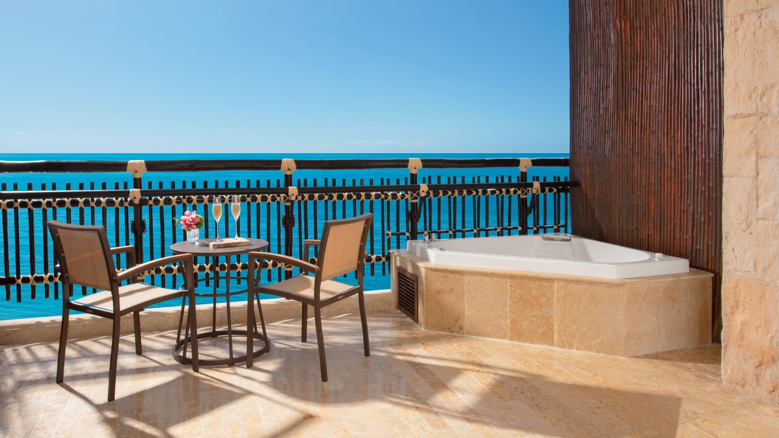 Preferred Club Ocean Front Honeymoon Suite - Image 3