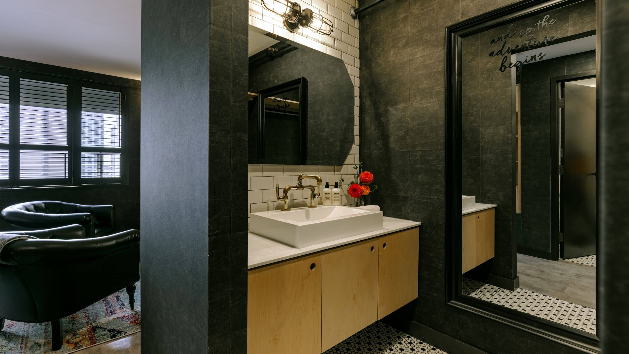 1 King Bed Loft - Image 4