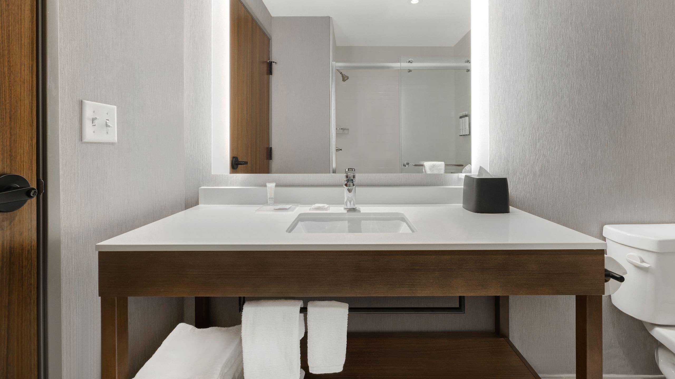 King Bed (plus sofa bed) - Image 7