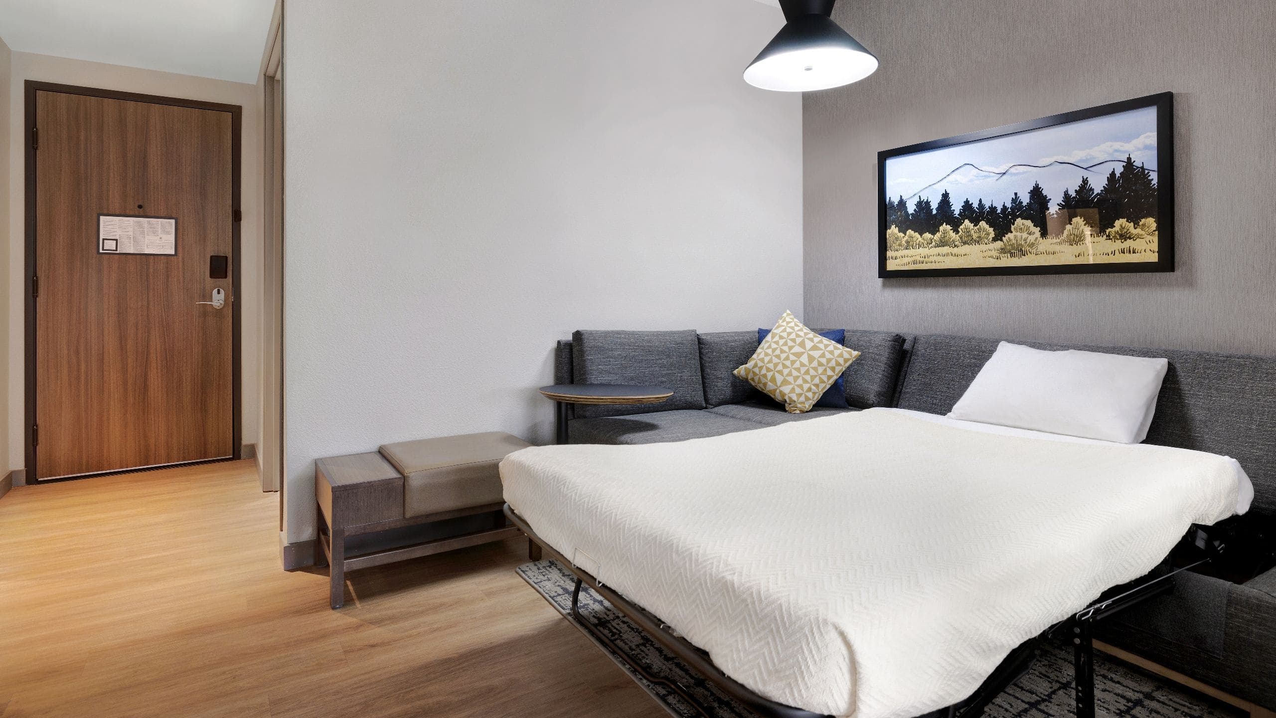 King Bed (plus sofa bed) - Image 5