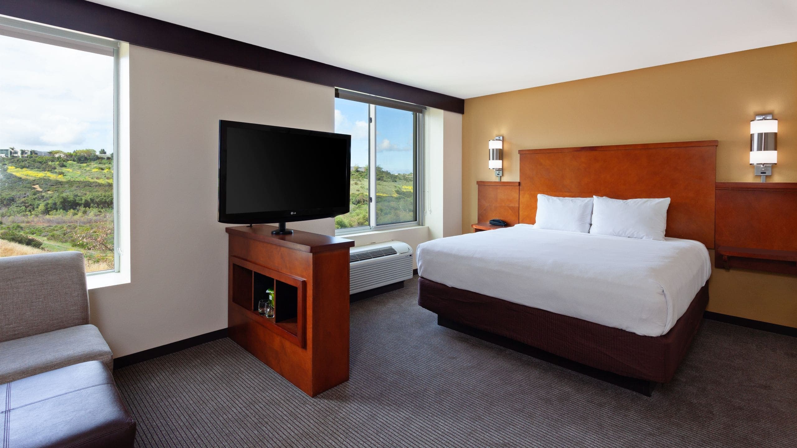 Studio King - Image 1