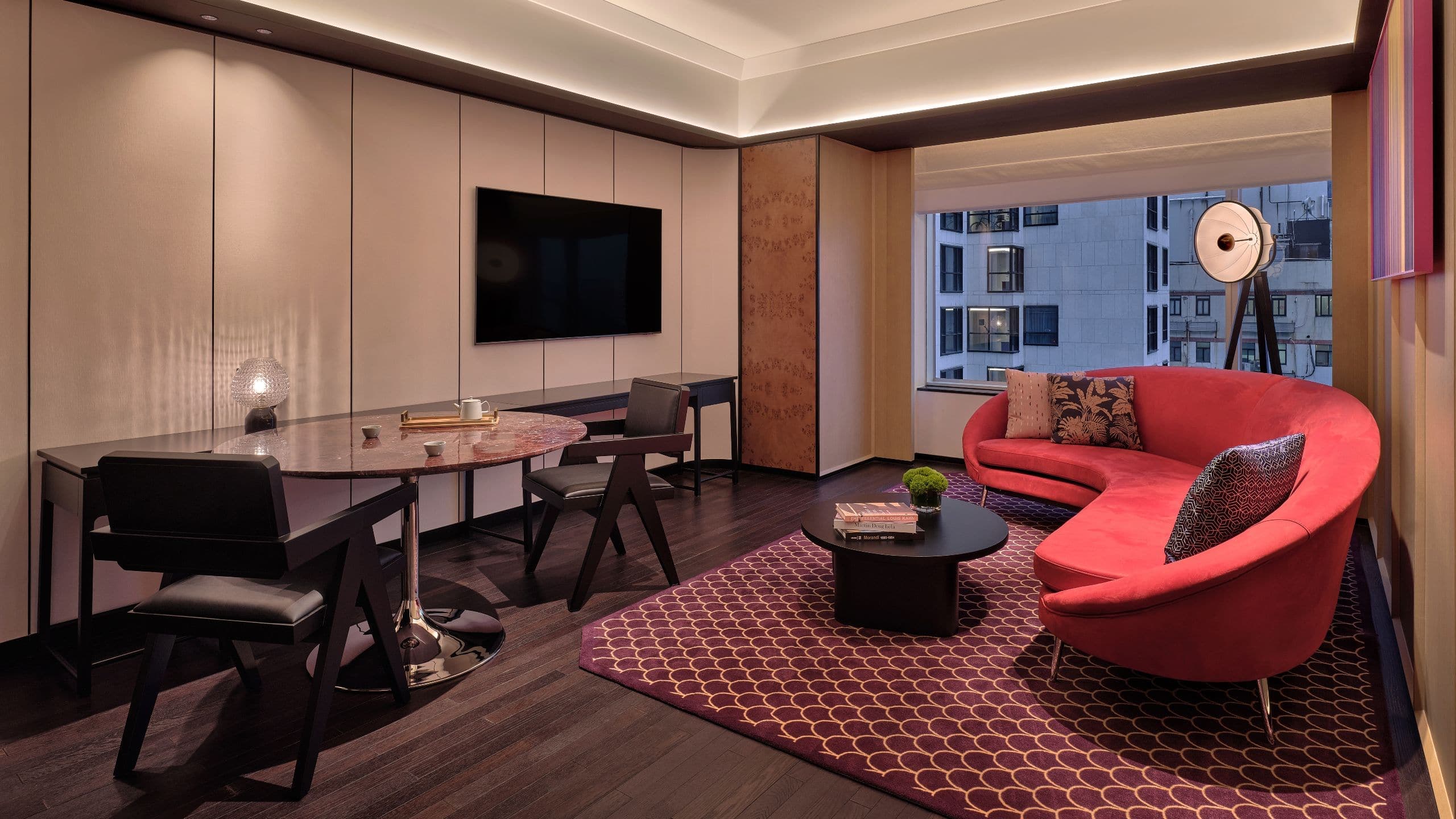 Executive Suite, 1 King Bed - Image 2