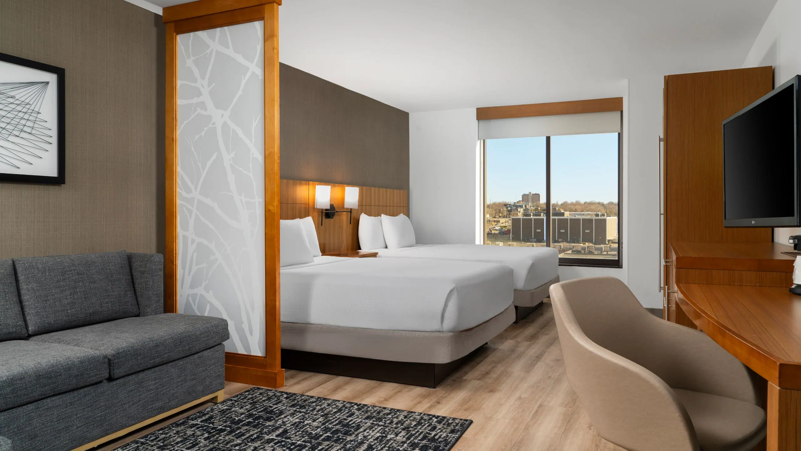 Two Queen Beds (with sofa bed) - Image 3