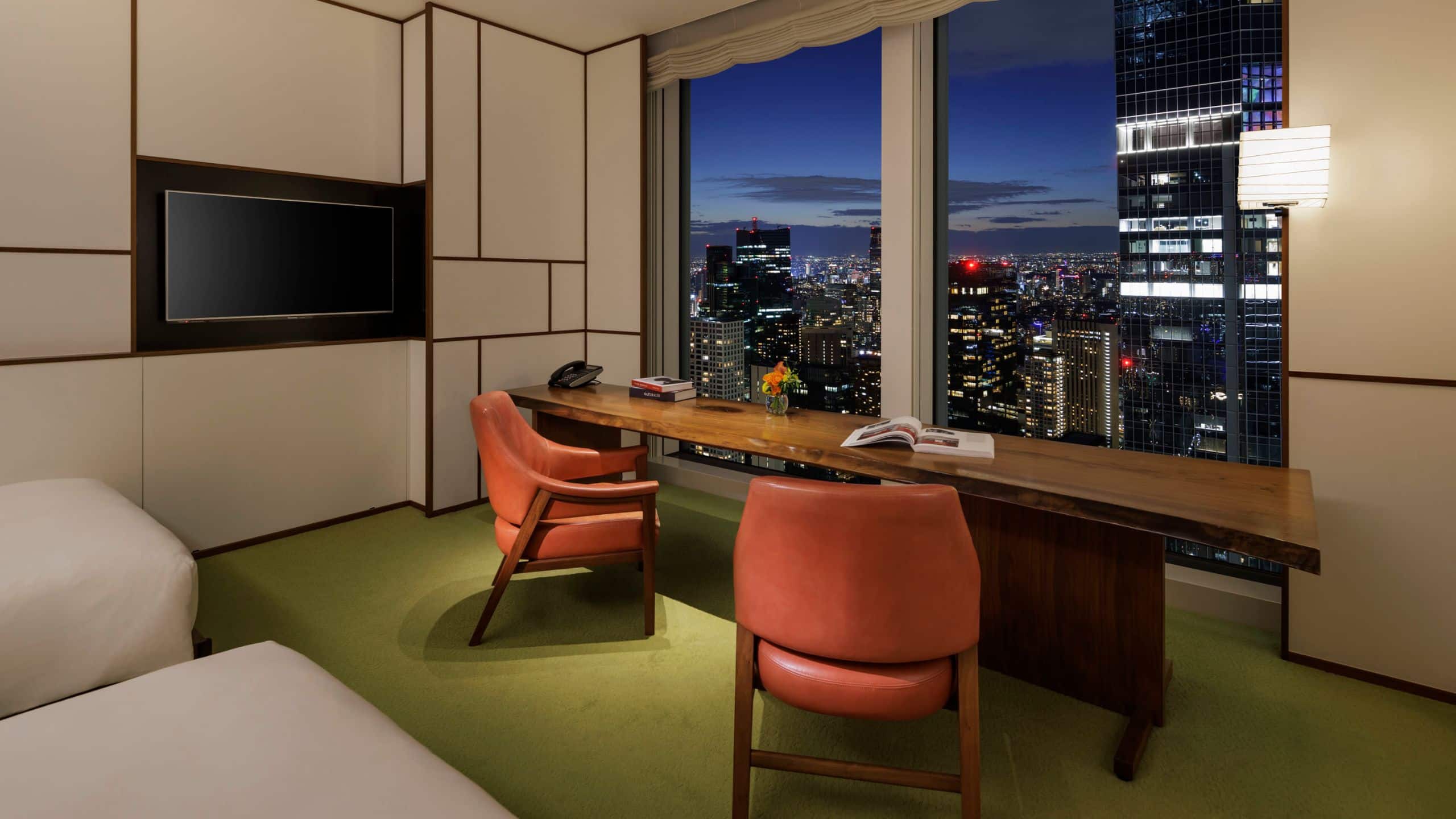 2 Twin Beds - Image 2