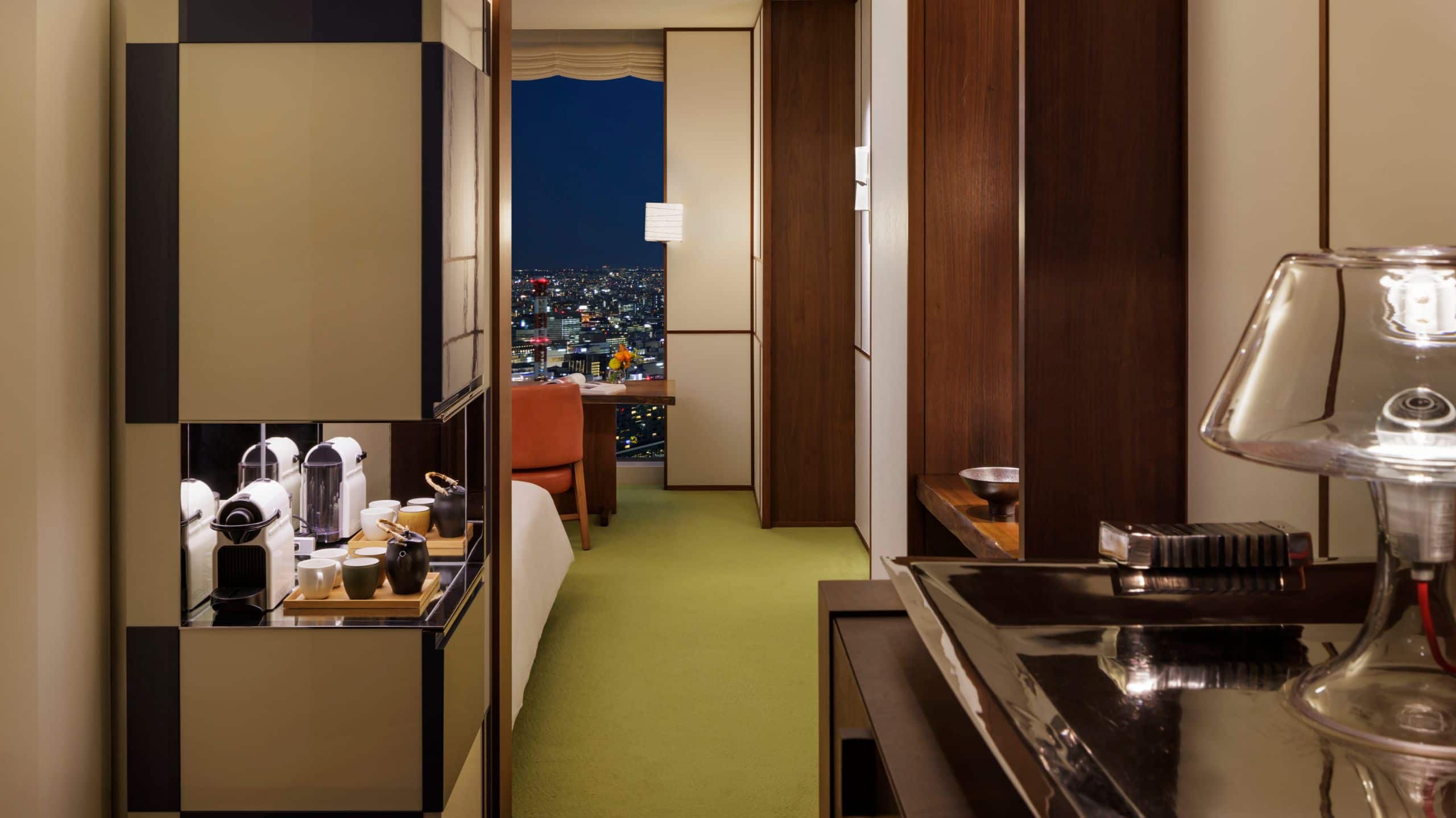 2 Twin Beds - Image 4