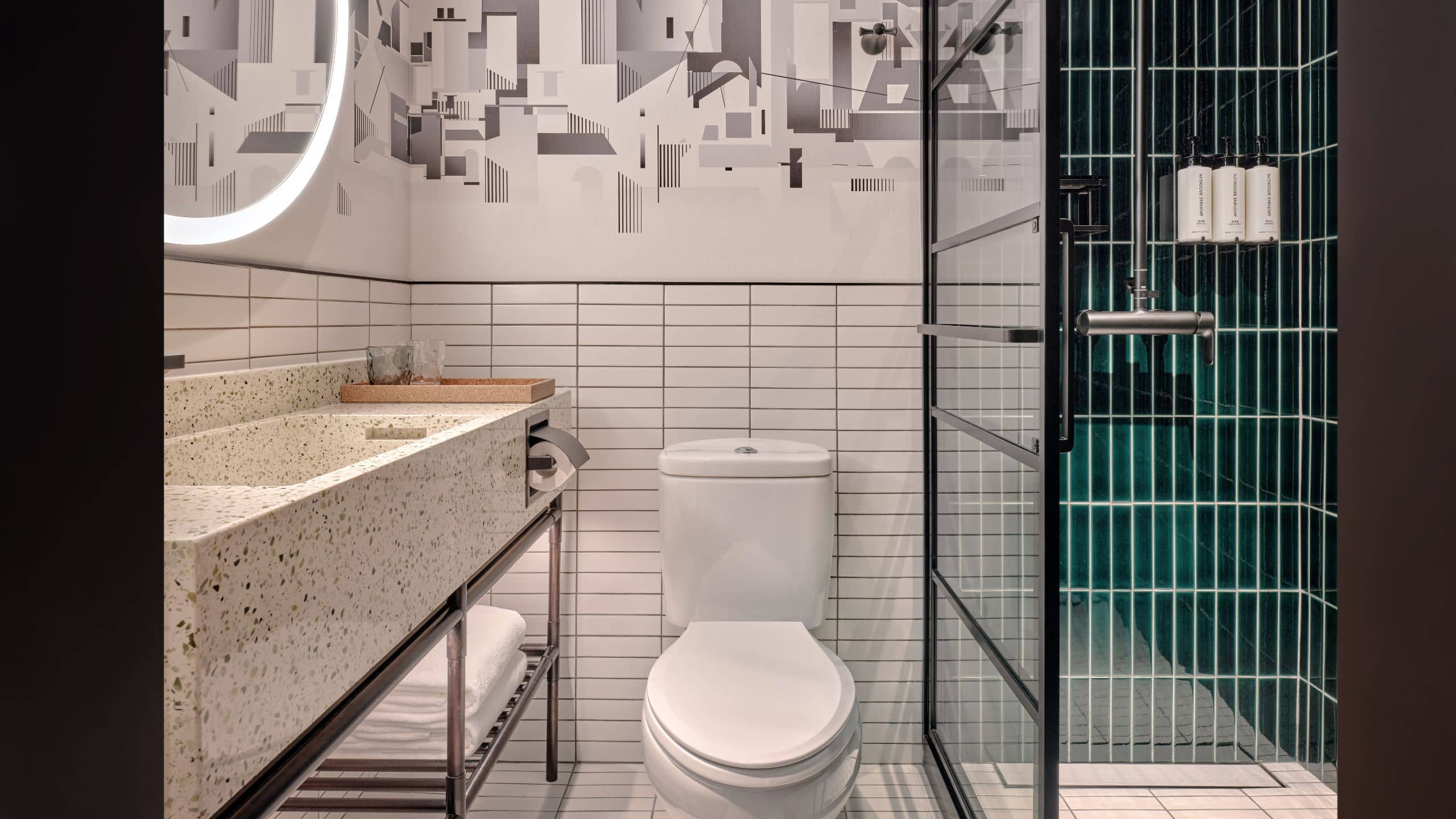 1 King Bed - Image 3