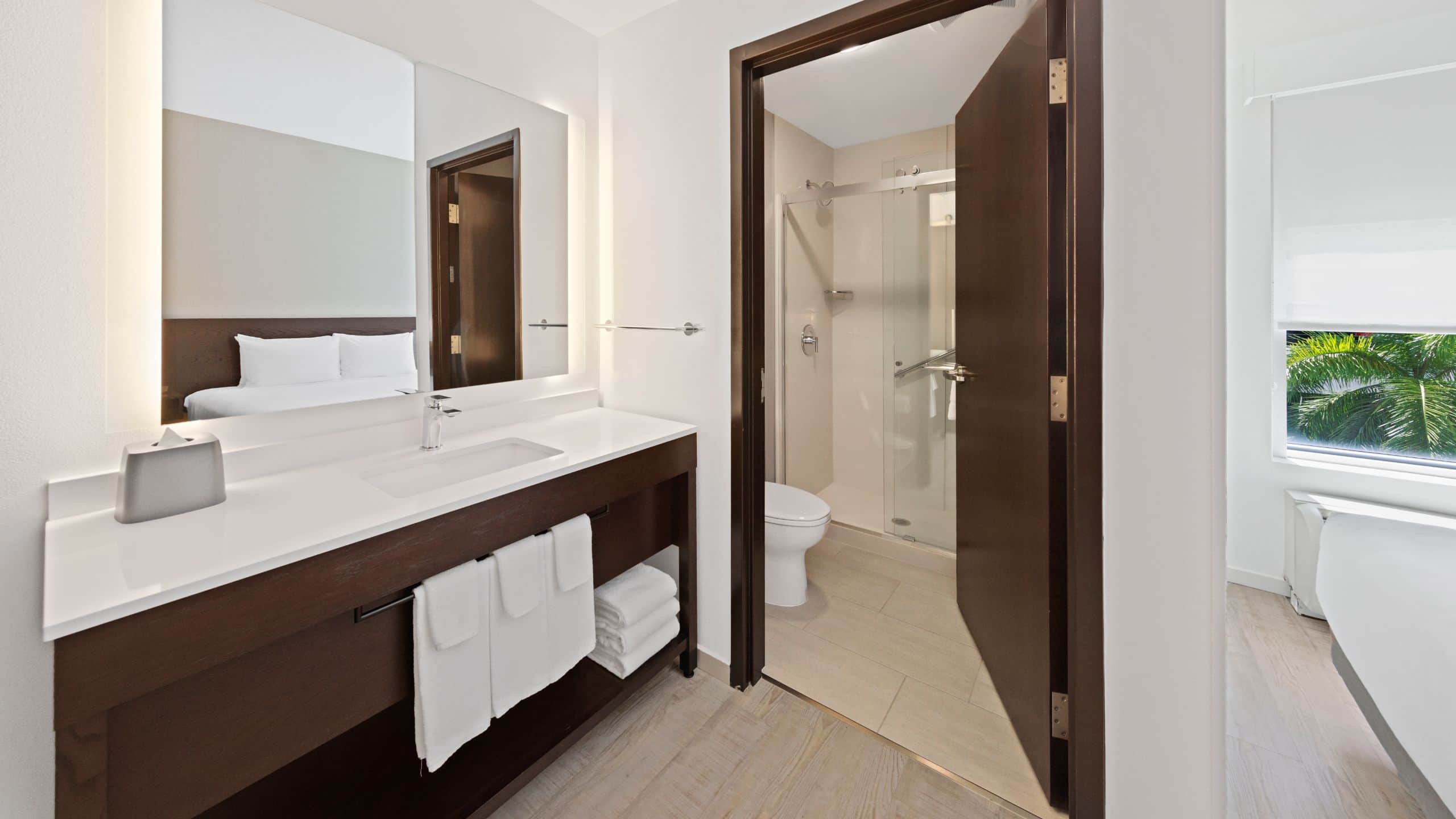 Two Queen Beds (with sofa bed) - Image 2