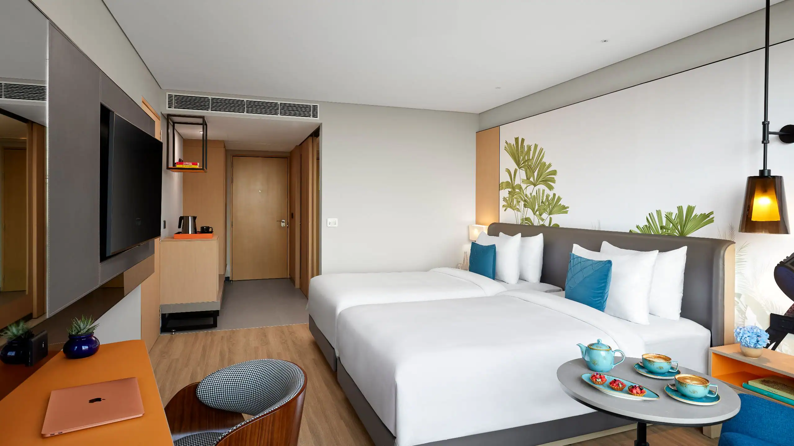 2 Twin Beds - Image 1