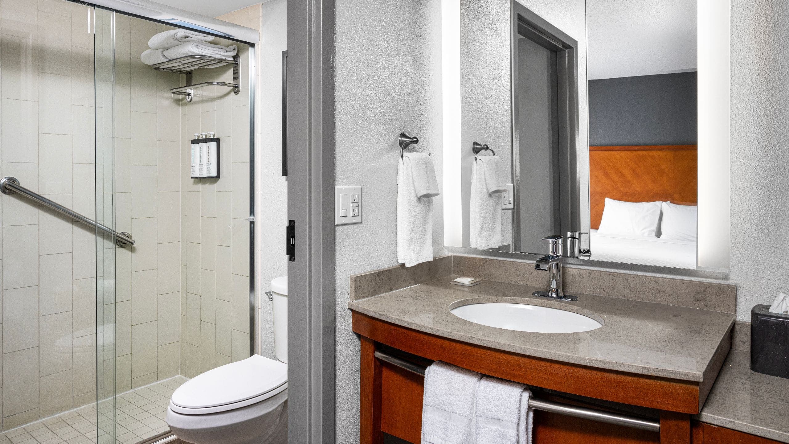 Two Double Beds (with sofa bed) - Image 3