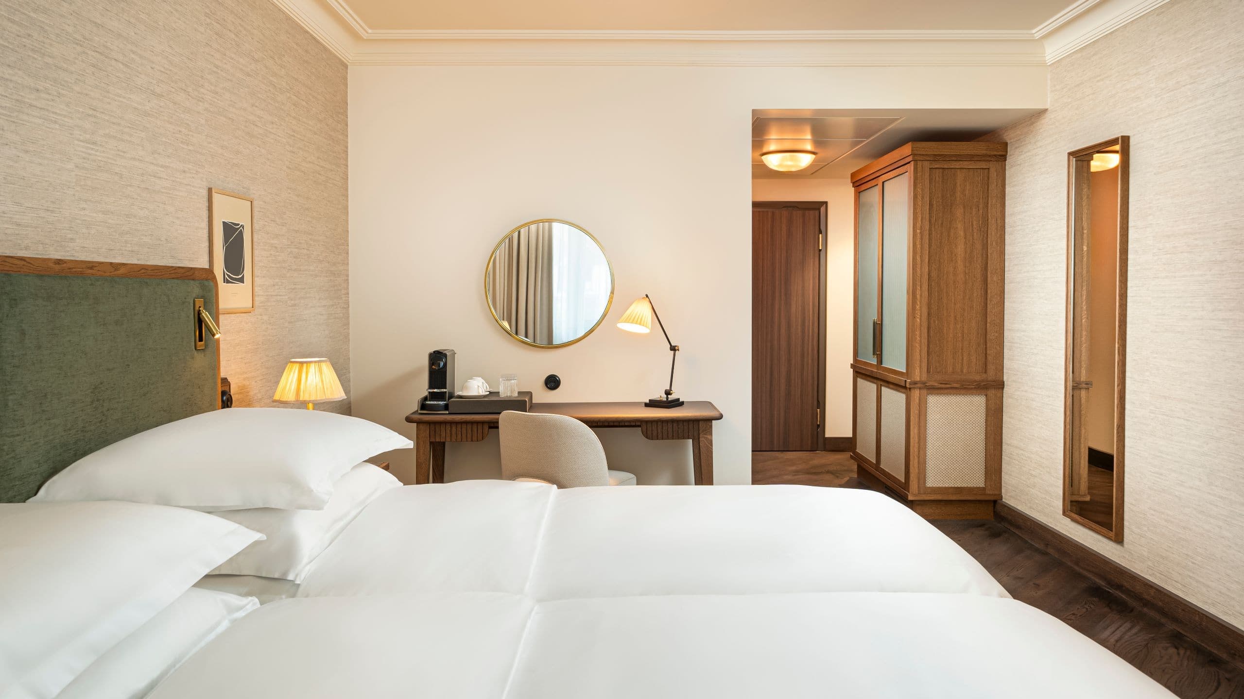 2 Twin Beds - Image 2