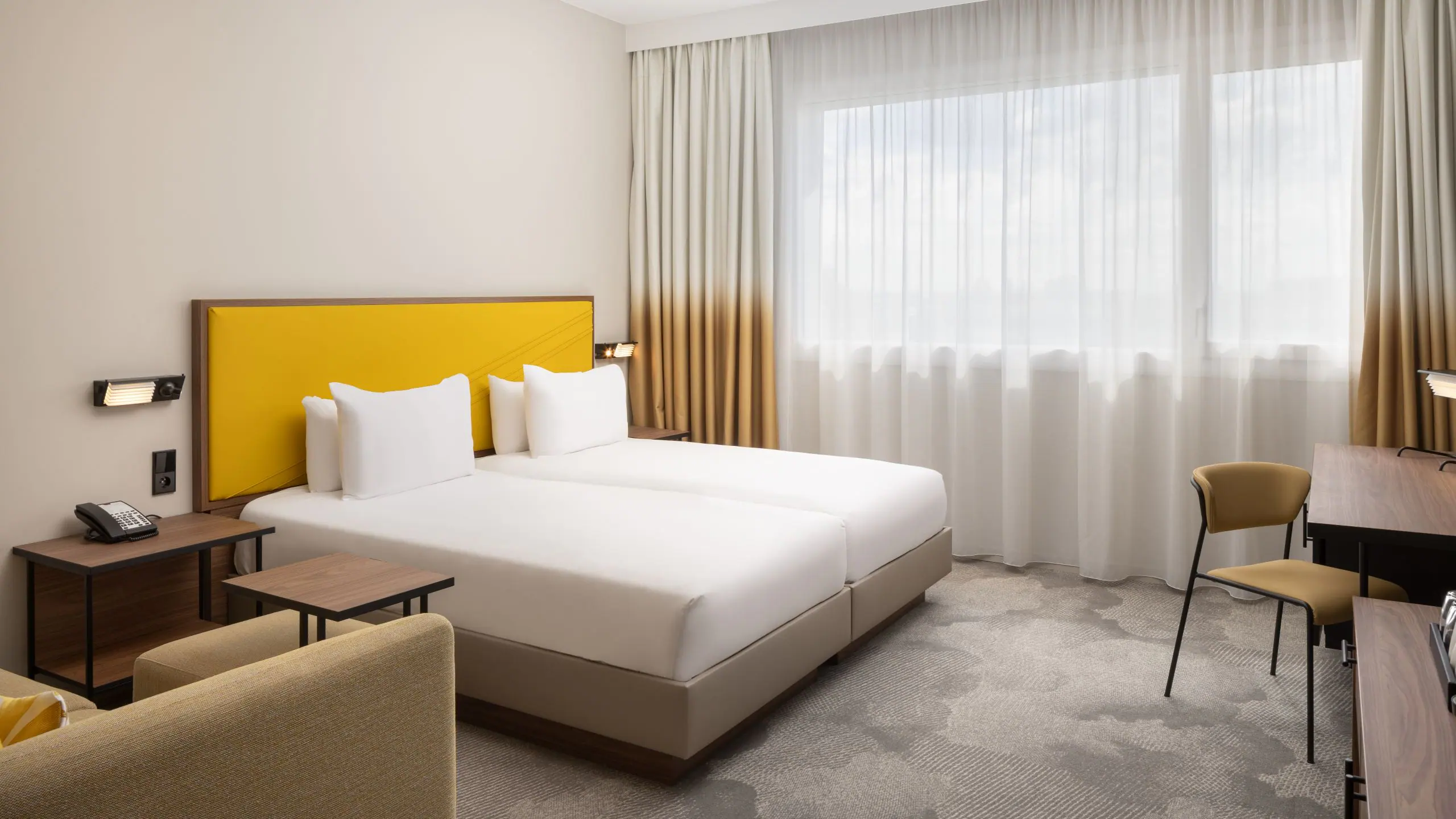 2 Twin Beds - Image 1