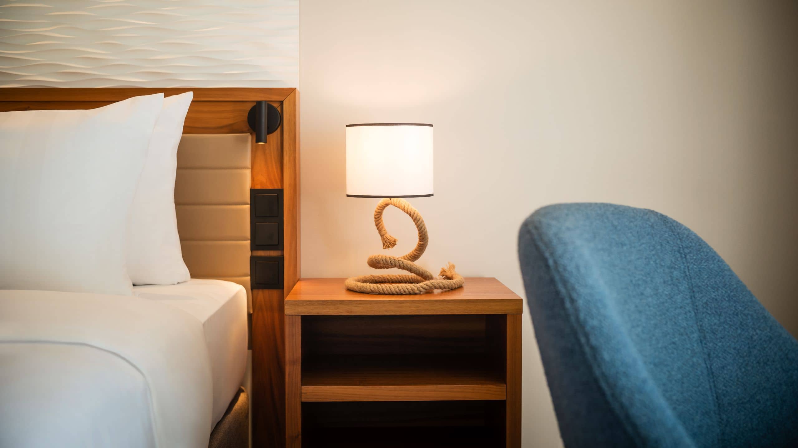1 King Bed - Image 3