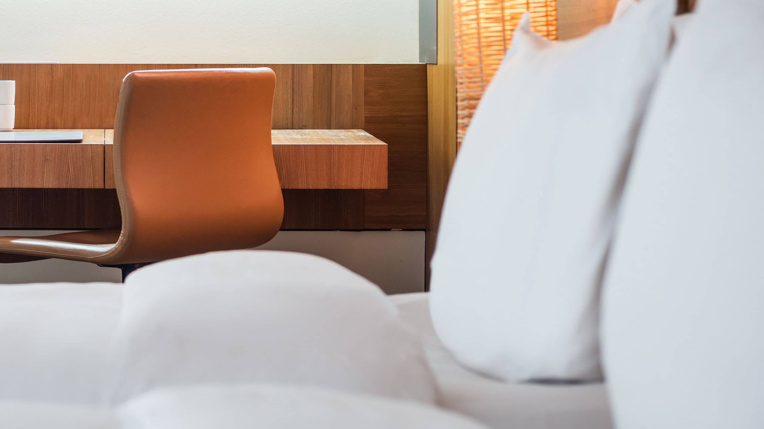 1 Queen Bed - Image 4