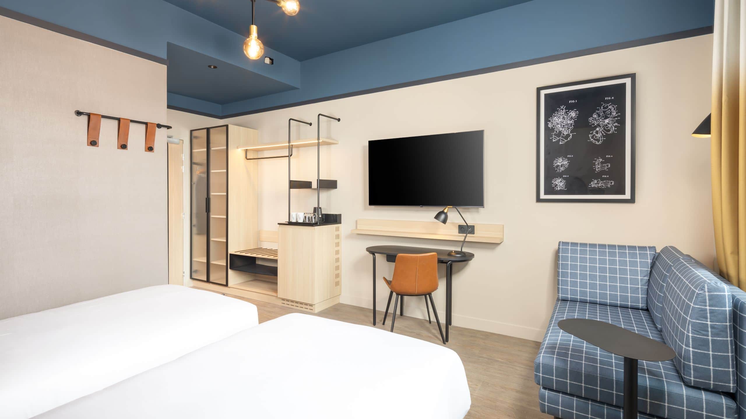 2 Twin Beds, Garden View - Image 3