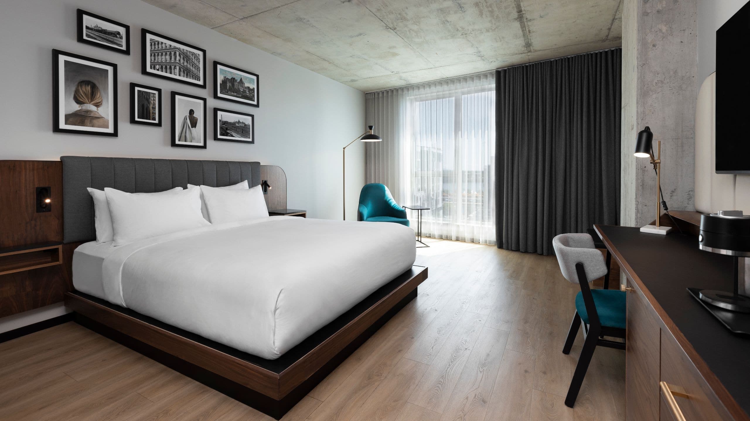 1 King Bed Accessible Shower - Image 2