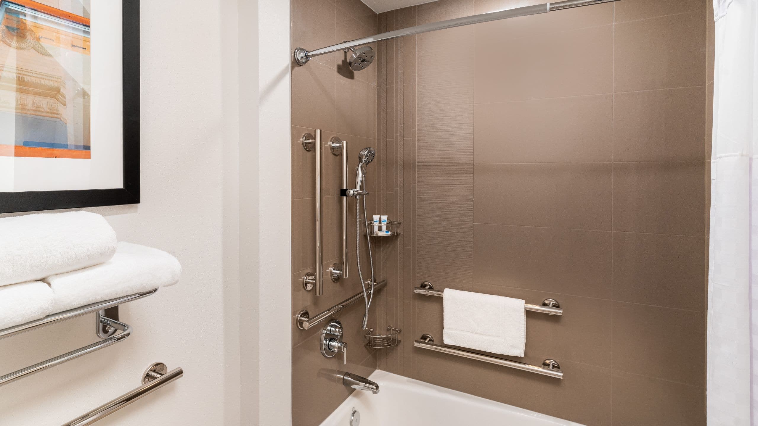 Accessible Den | King Bed / Tub (Plus Sofa Bed) - Image 3