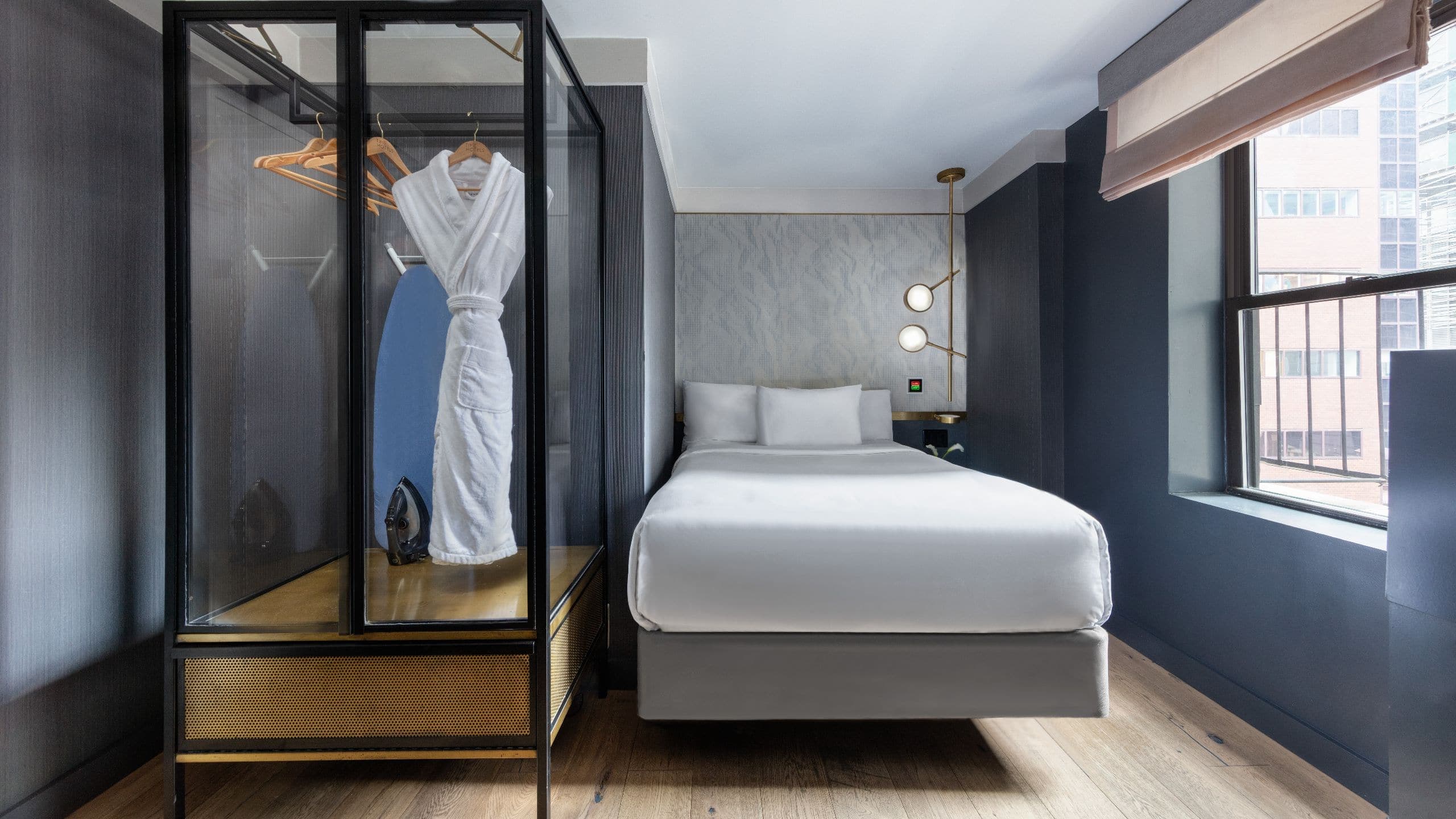 1 Double Bed Petite - Image 1