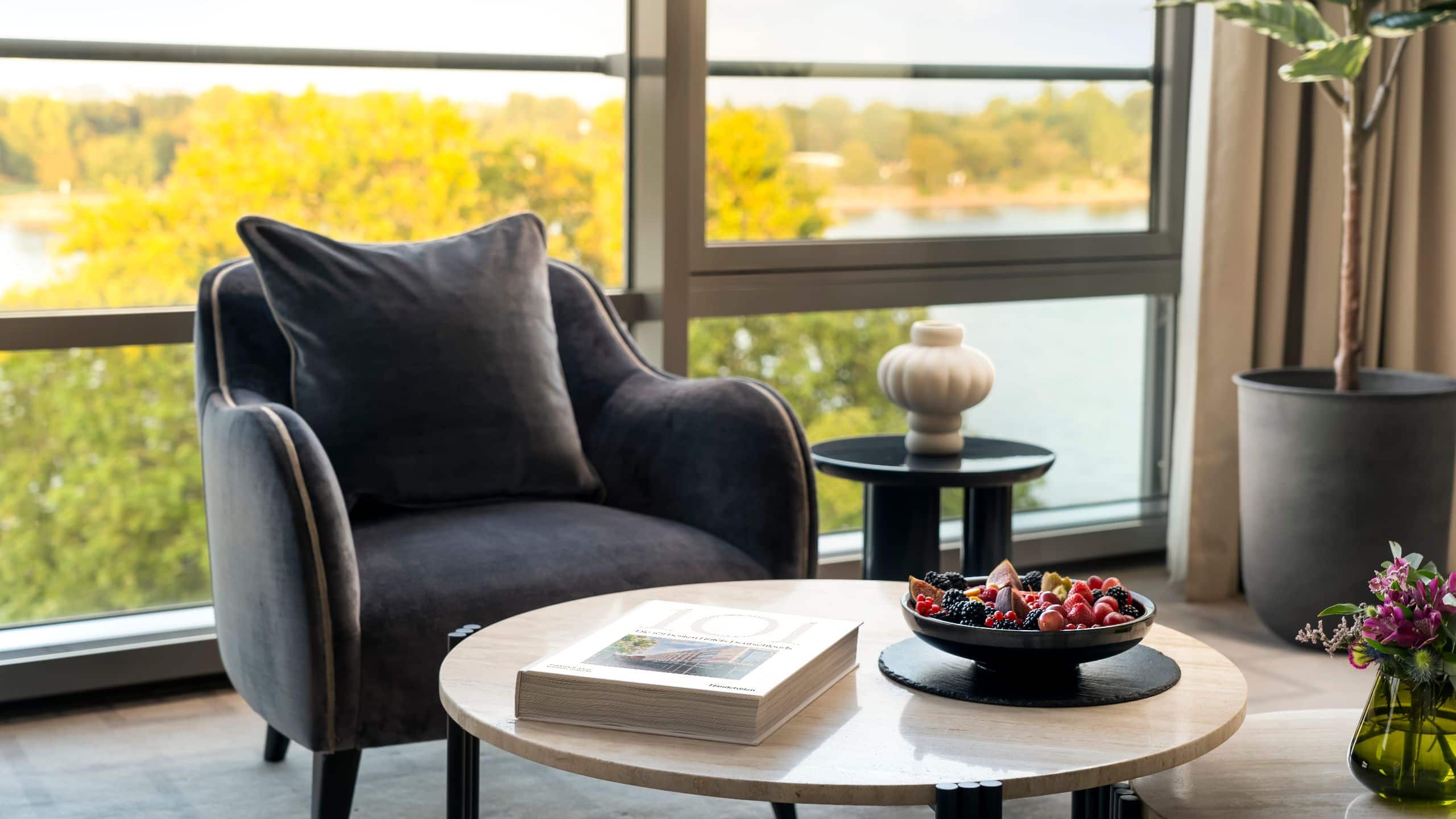 Regency Executive Suite - Image 6