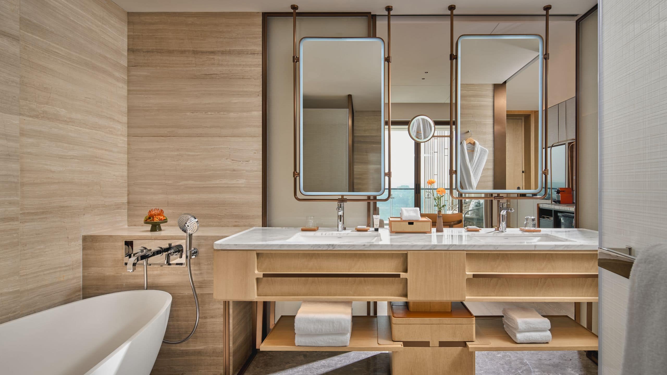 Deluxe Suite - Image 3