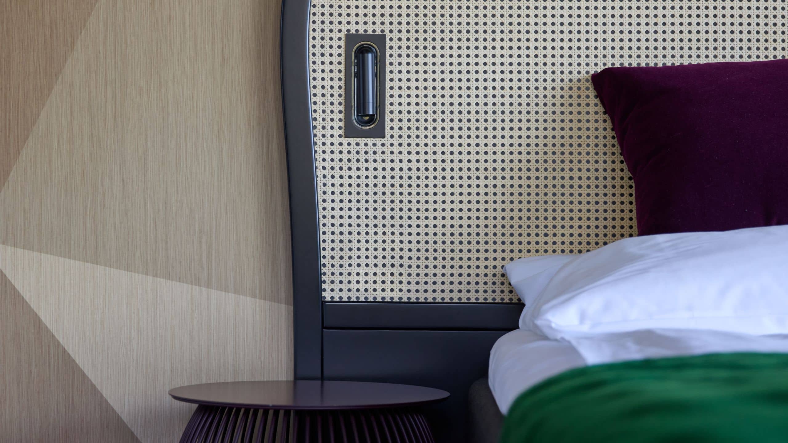 1 King Bed Mountain View - Image 2