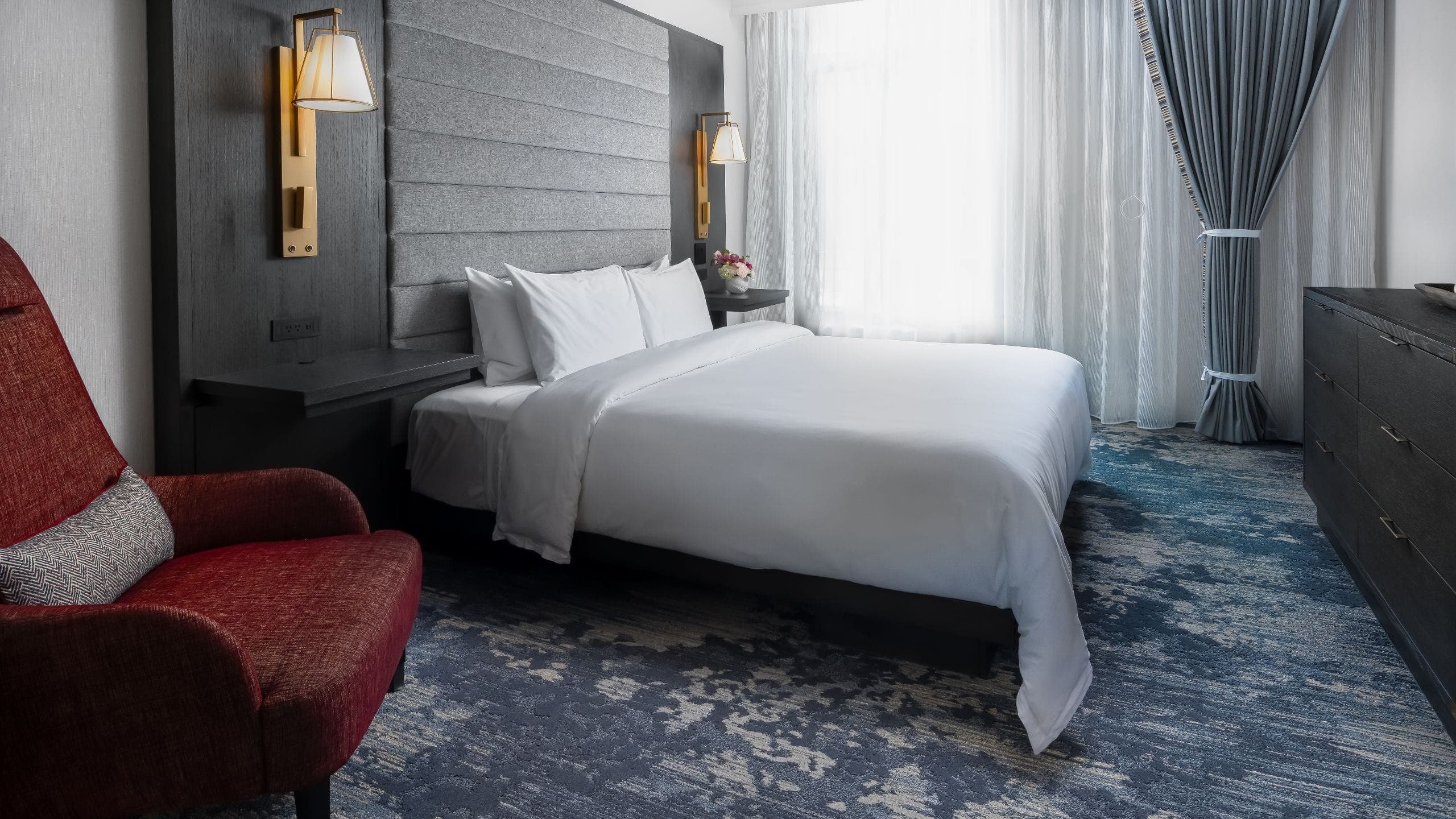 1 Bedroom Suite King Bed Accessible Shower - Image 1