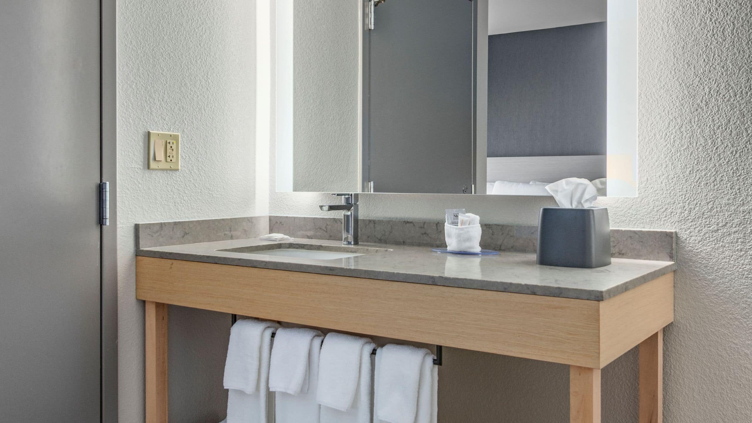 Hyatt Place Riverside/Downtown - Image 4