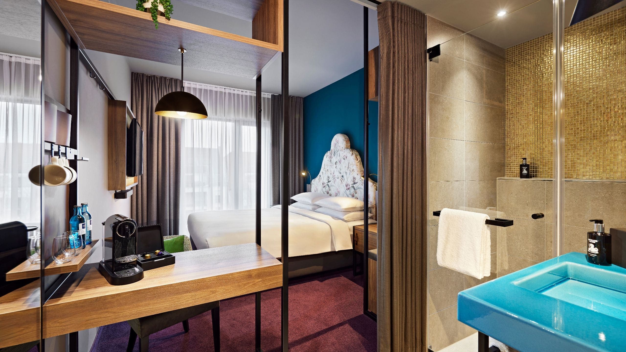 1 King Bed - Image 3