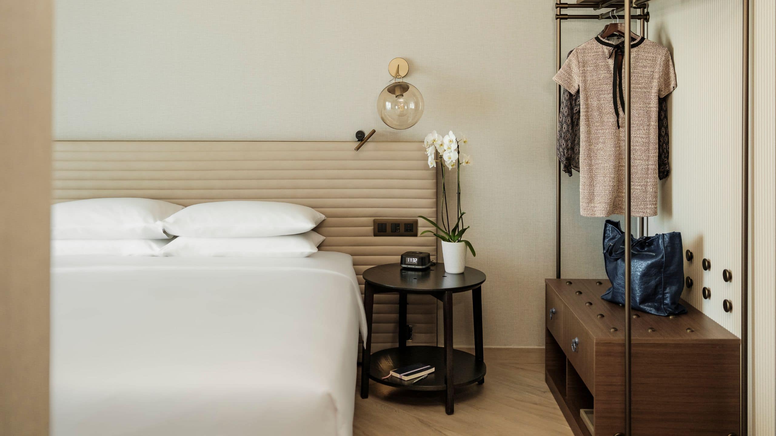 1 Bedroom Suite with Terrace - Image 4