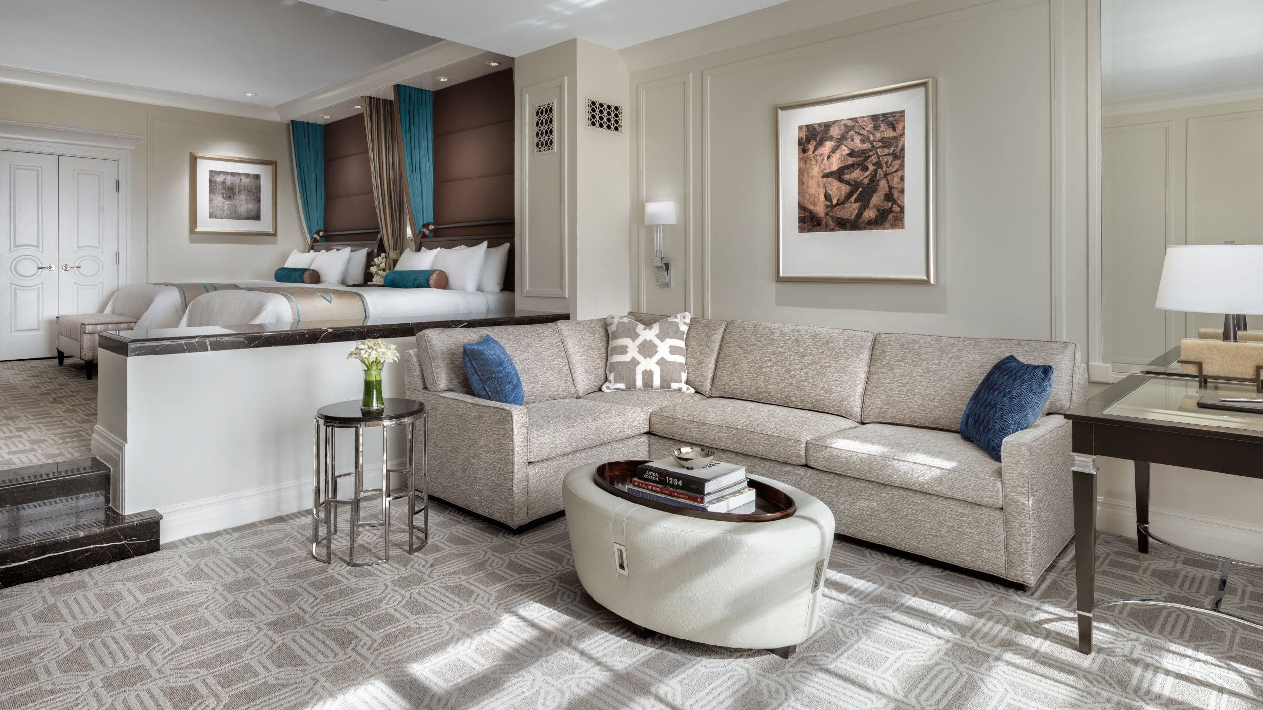 Luxury Two Queen Suite City View - Image 2