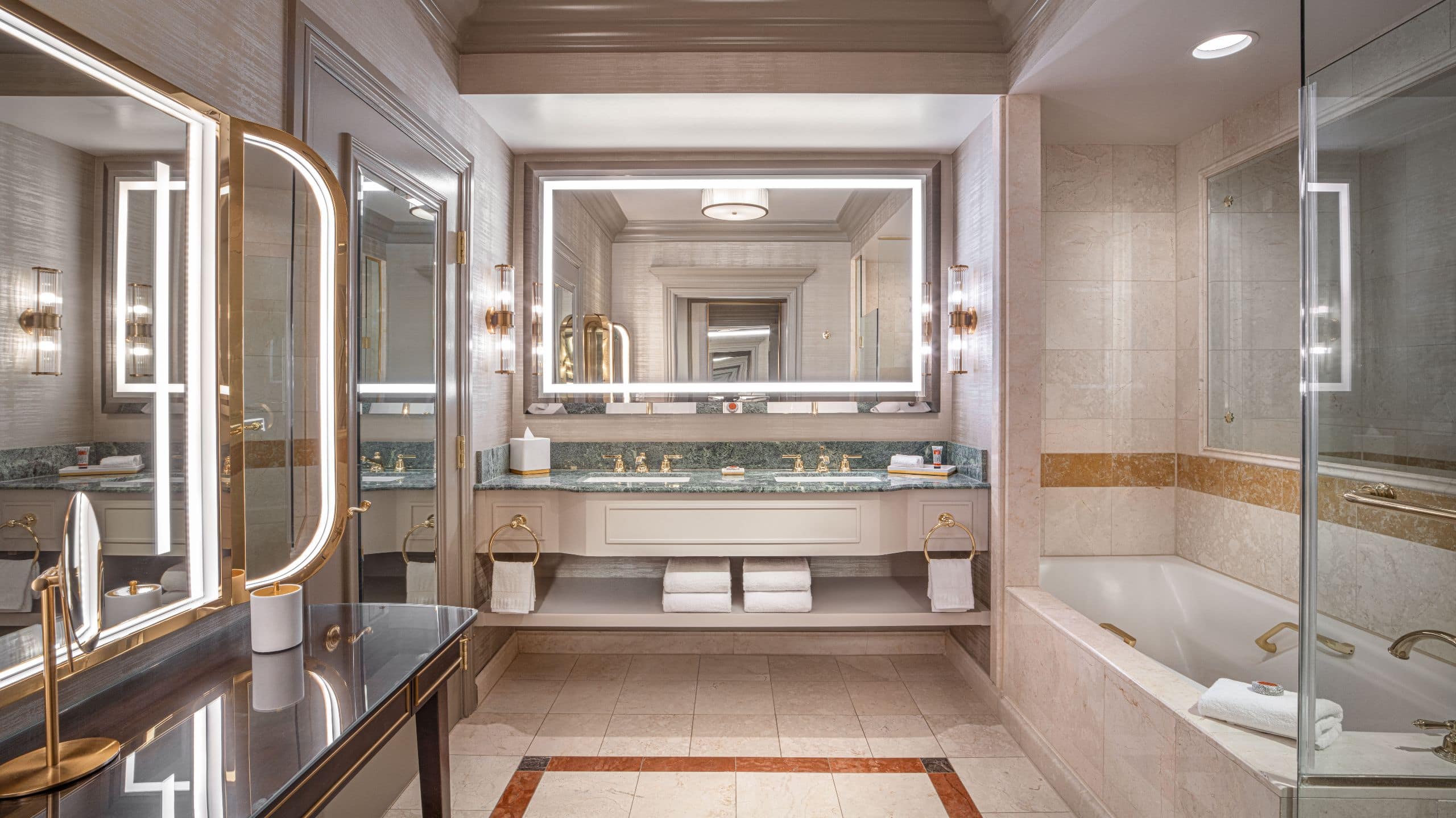 Newly Remodeled Luxury Two Queen Suite - Image 3