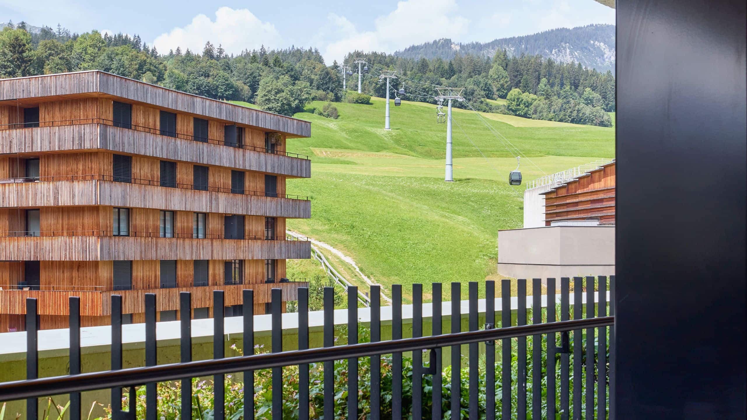 1 King Bed Mountain View - Image 3