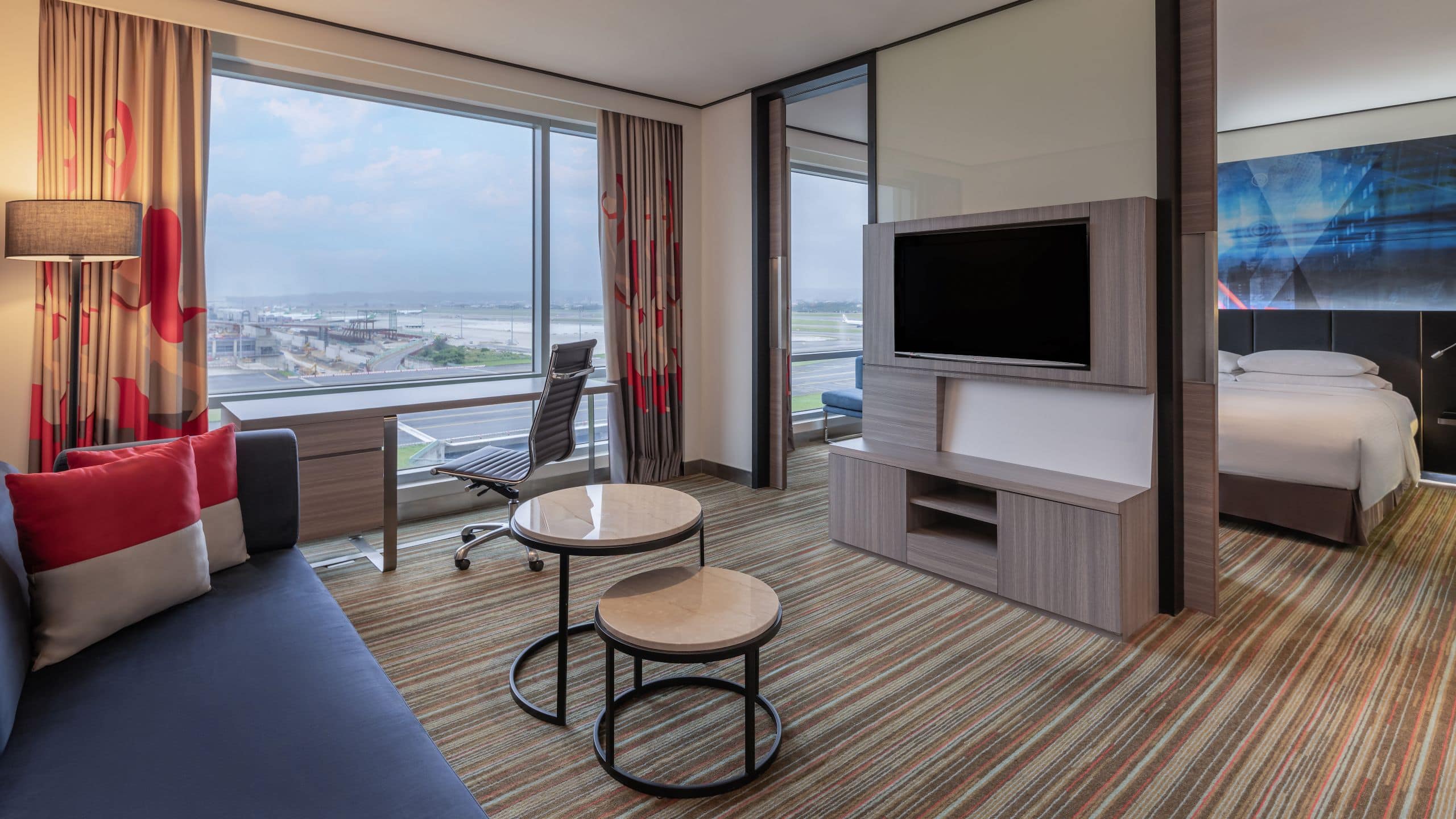 Regency Suite King, Airport View - Image 1