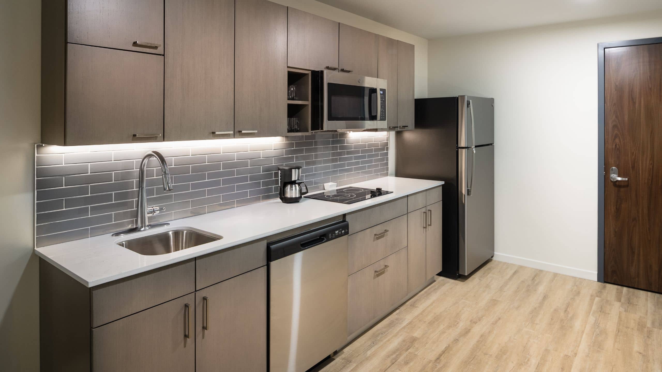 One Bedroom Kitchen Suite | King Bed (Plus Sofa Bed) - Image 4