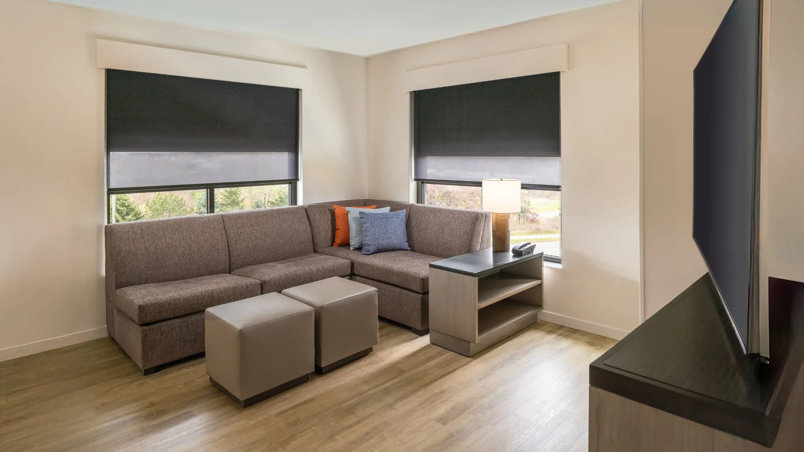 One Bedroom Kitchen Suite | Two Queen Beds (Plus Sofa Bed) - Image 4