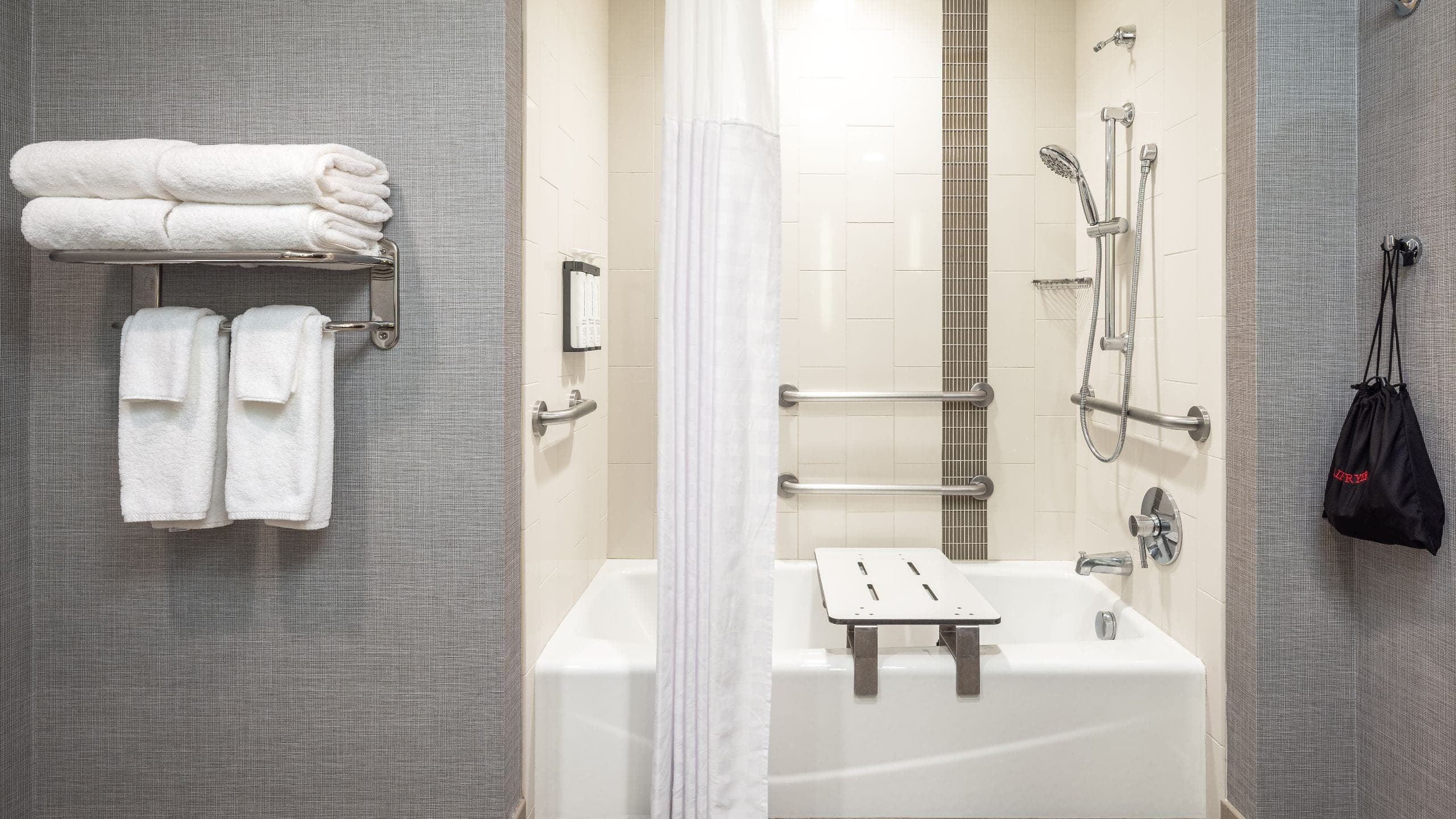 Accessible Two Queen Beds/Tub (Plus Sofa Bed) - Image 2