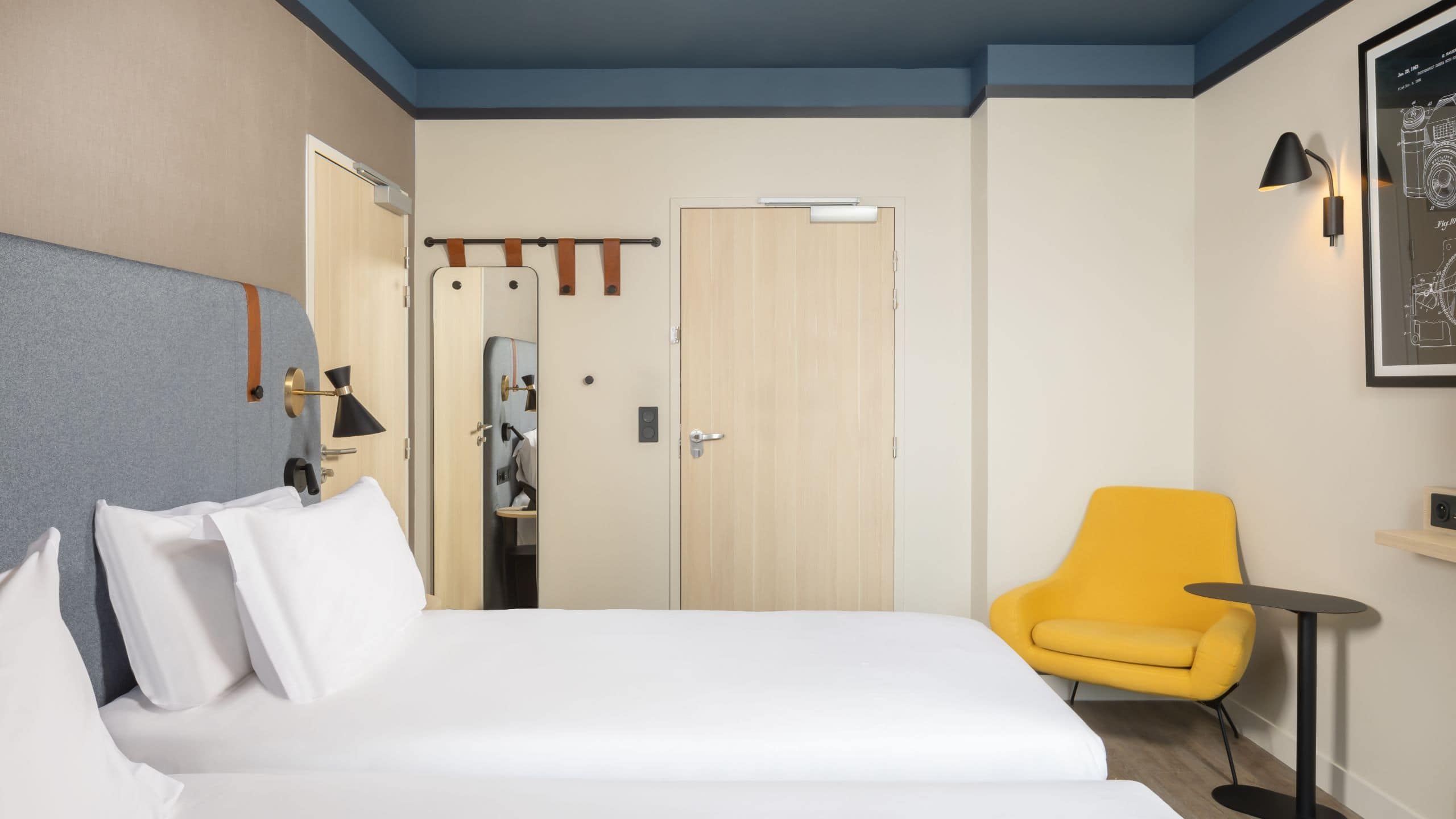 2 Twin Beds, Accessible Roll-In Shower, Garden View - Image 5