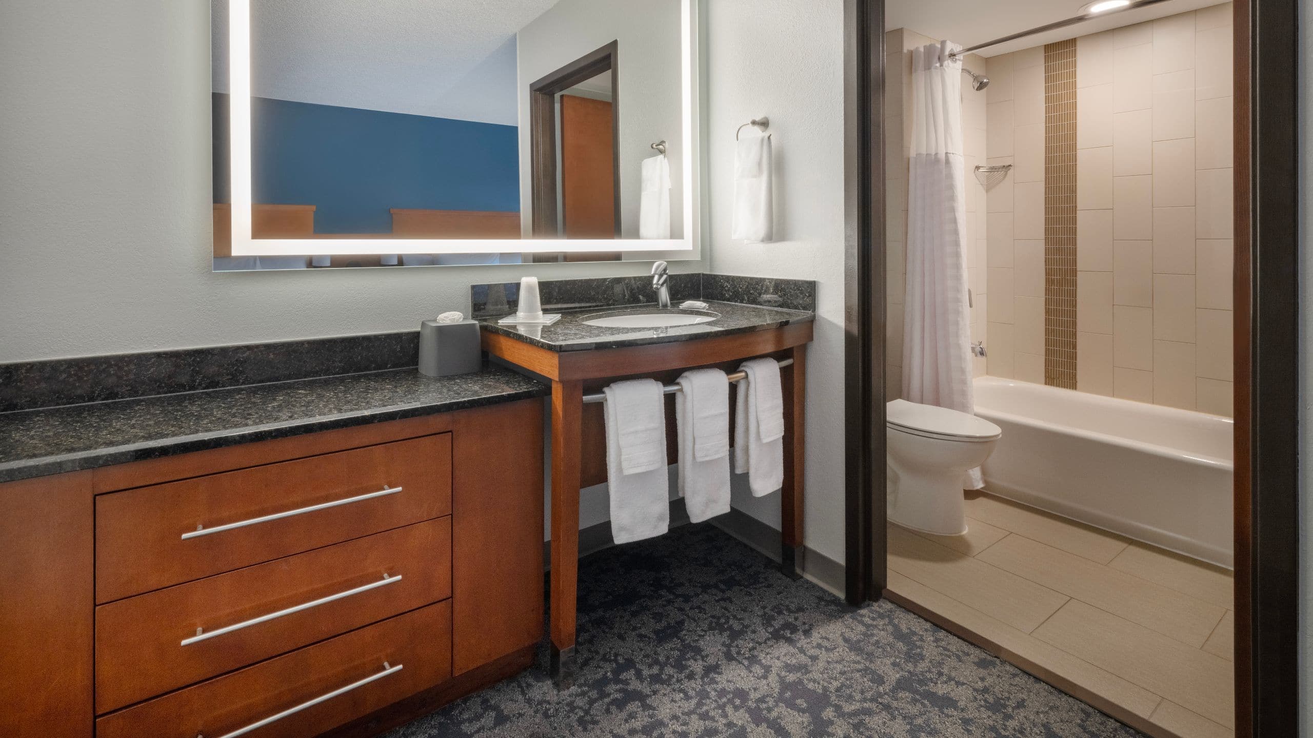 Two Double Beds (with sofa bed) - Image 3