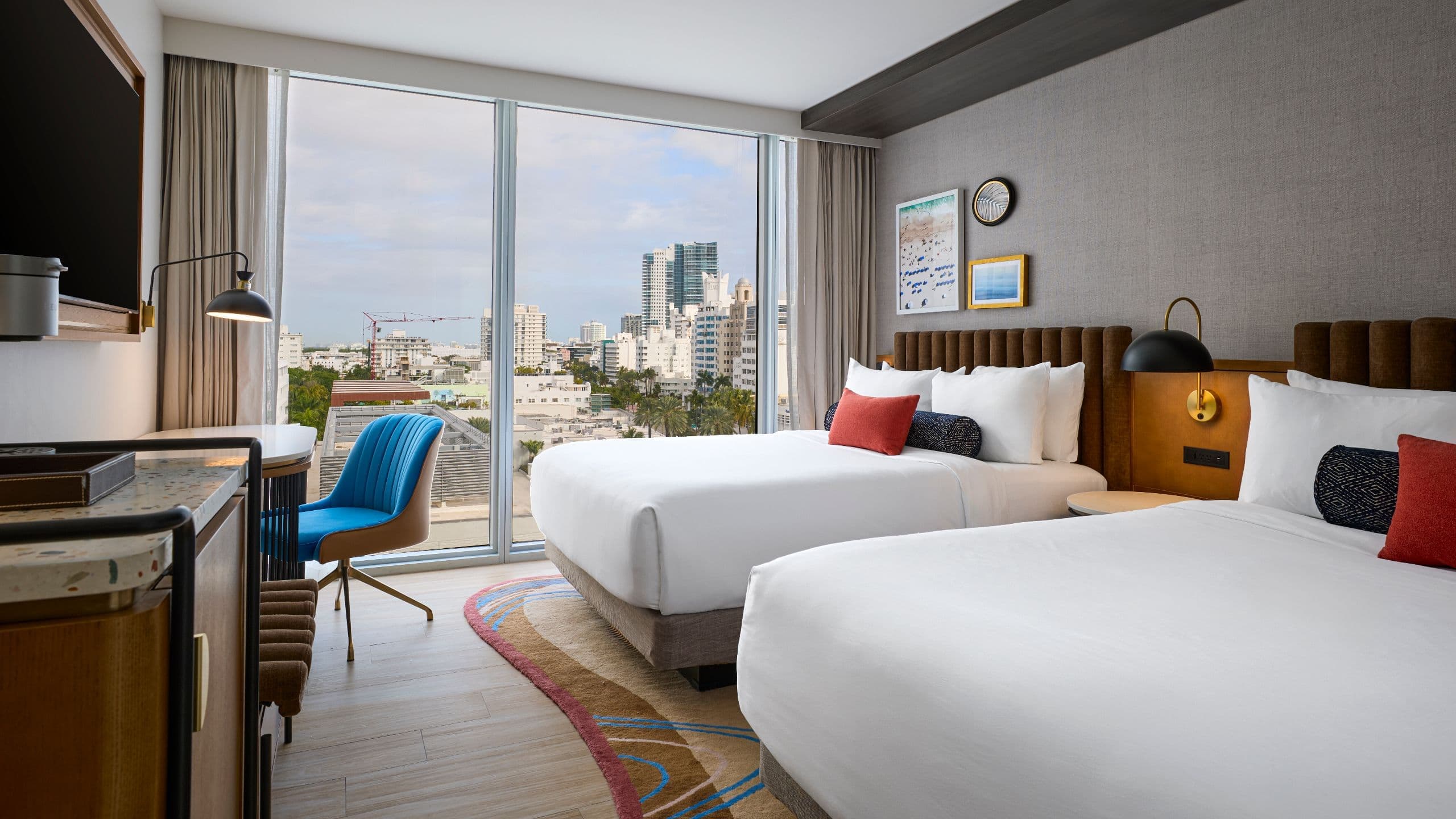 2 Queen Beds with ADA Shower - Image 1