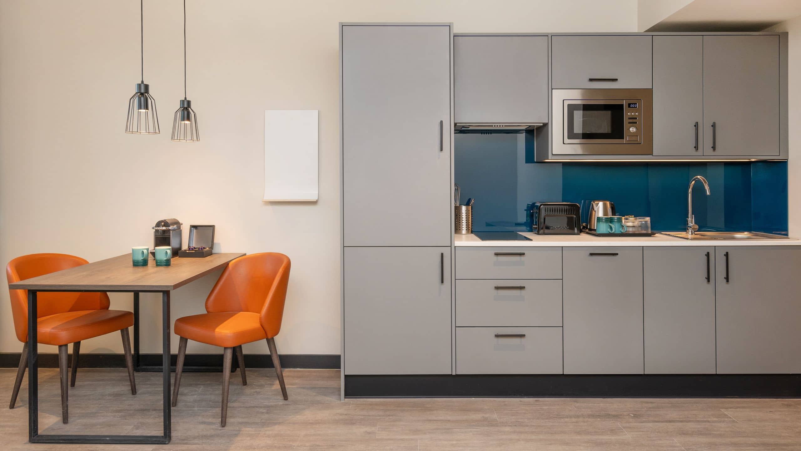 1 Bedroom Suite with Kitchenette - Image 3