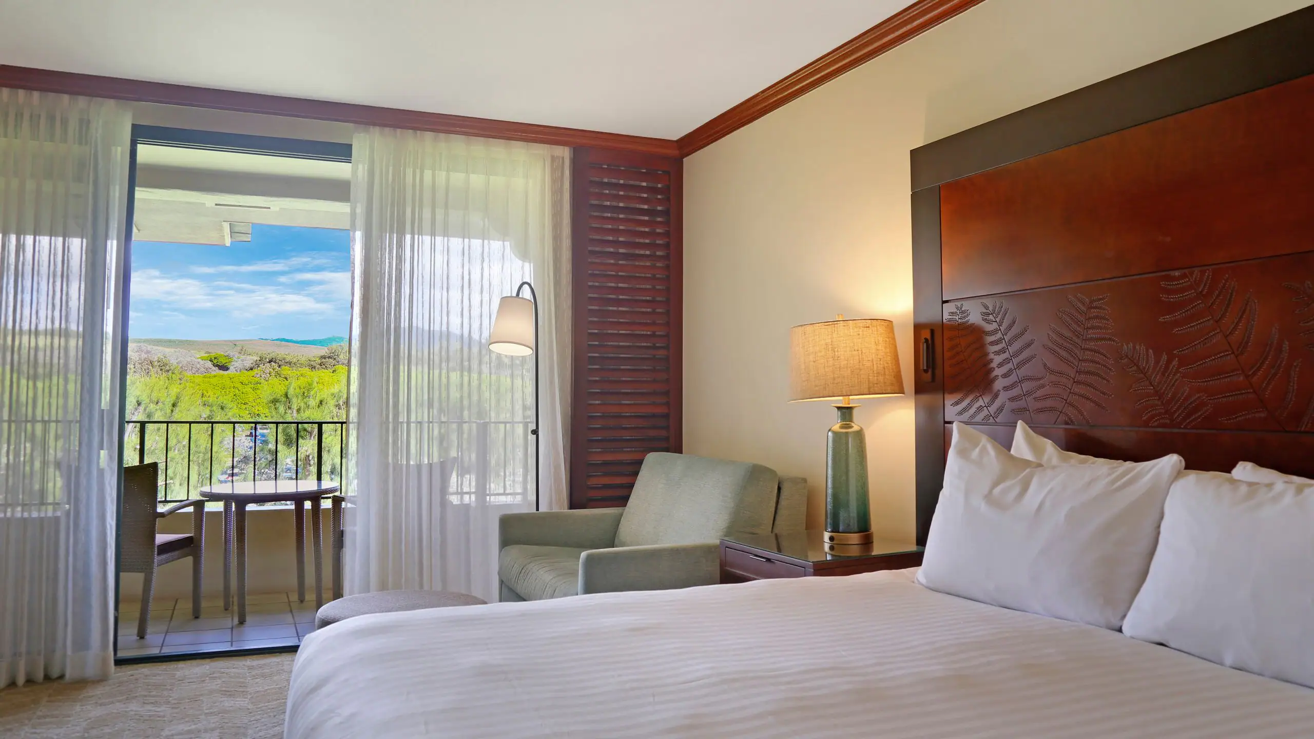 1 King Bed - Image 1