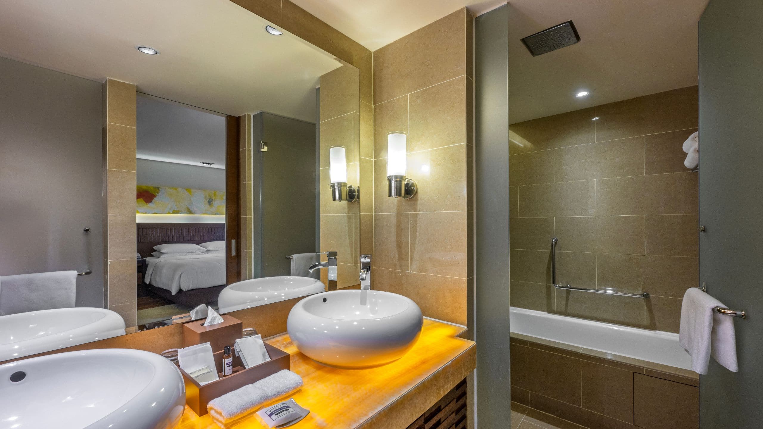 Regency Suite with 1 King Bed - Image 3